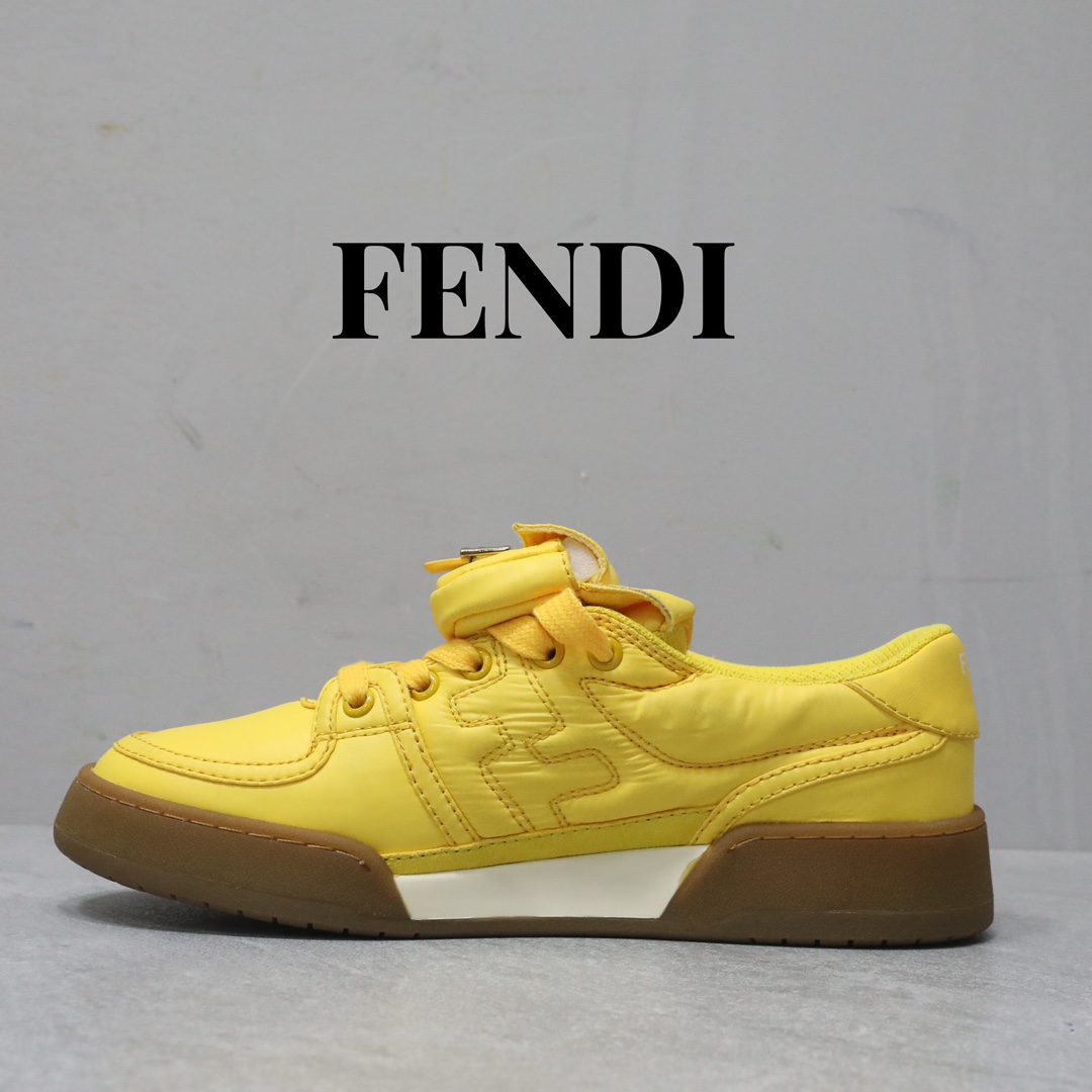 FENDI Baguette 