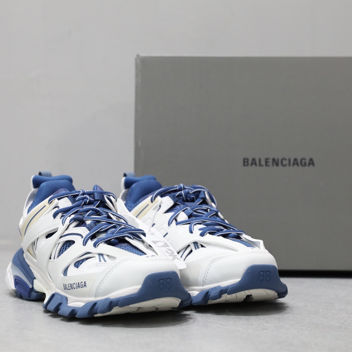 BALENCIAGA TRACK 3.0 