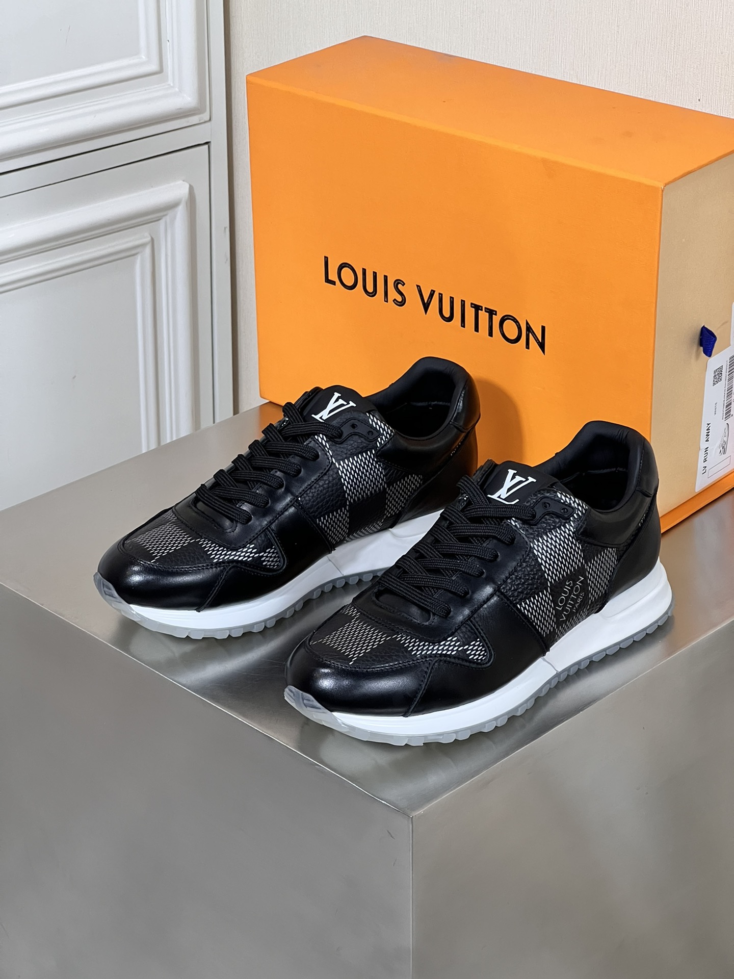 LOUIS VUITTON RUA AWAY 