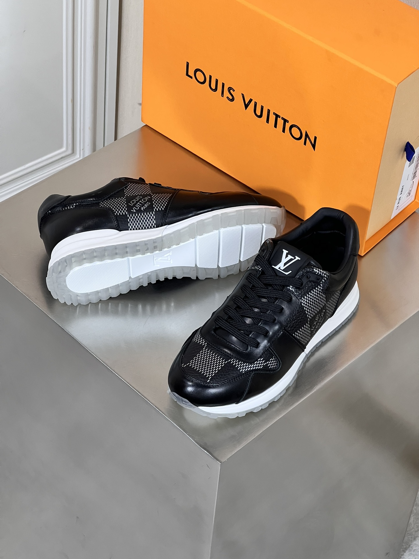 LOUIS VUITTON RUA AWAY 