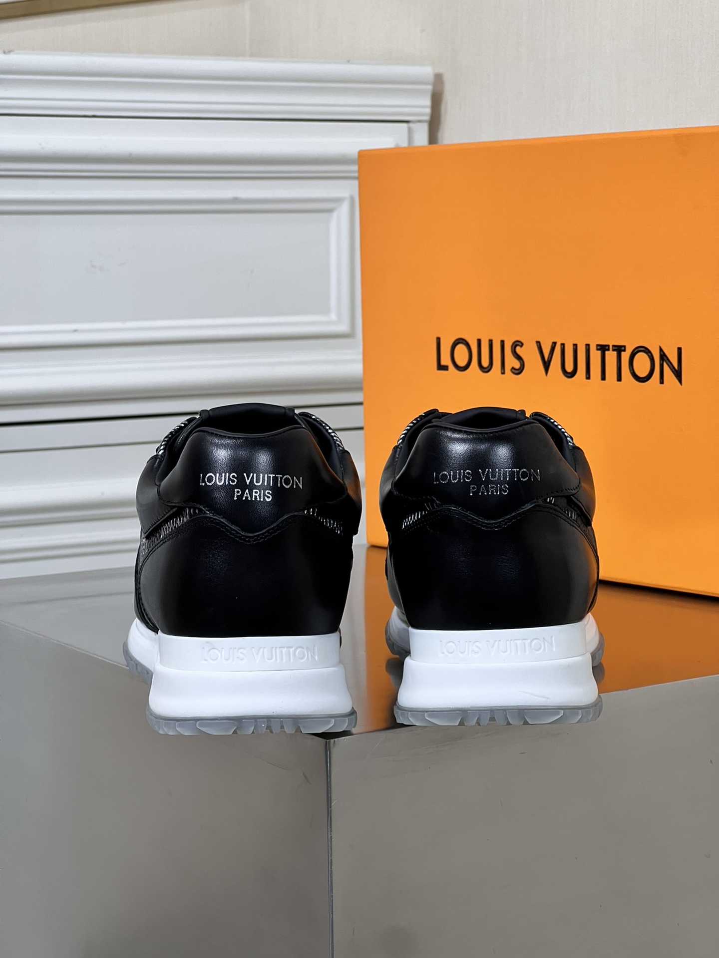 LOUIS VUITTON RUA AWAY 