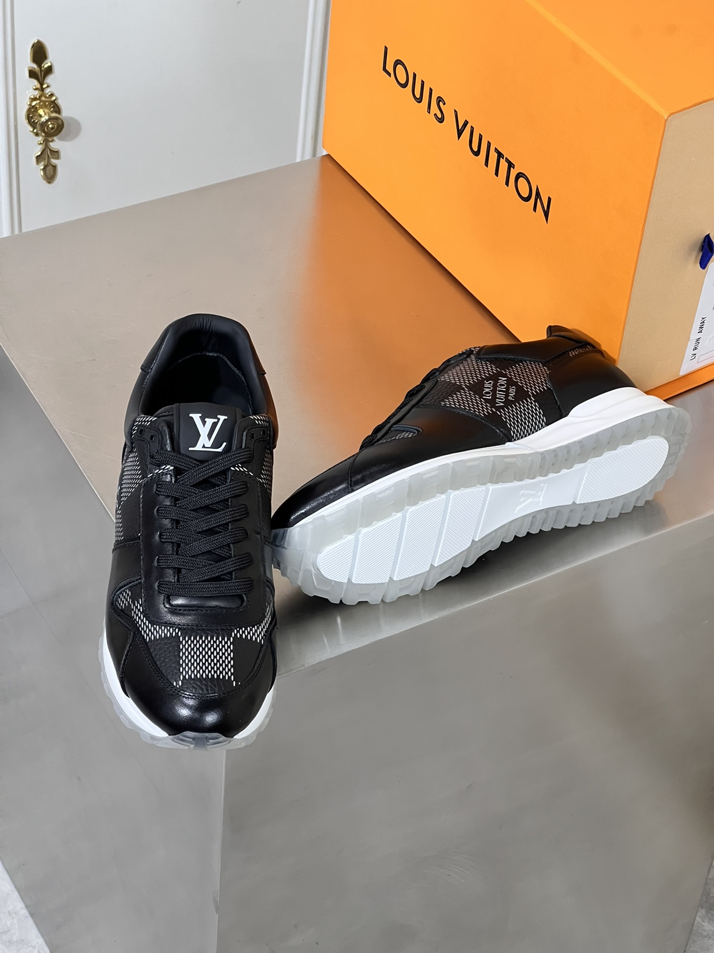 LOUIS VUITTON RUA AWAY 