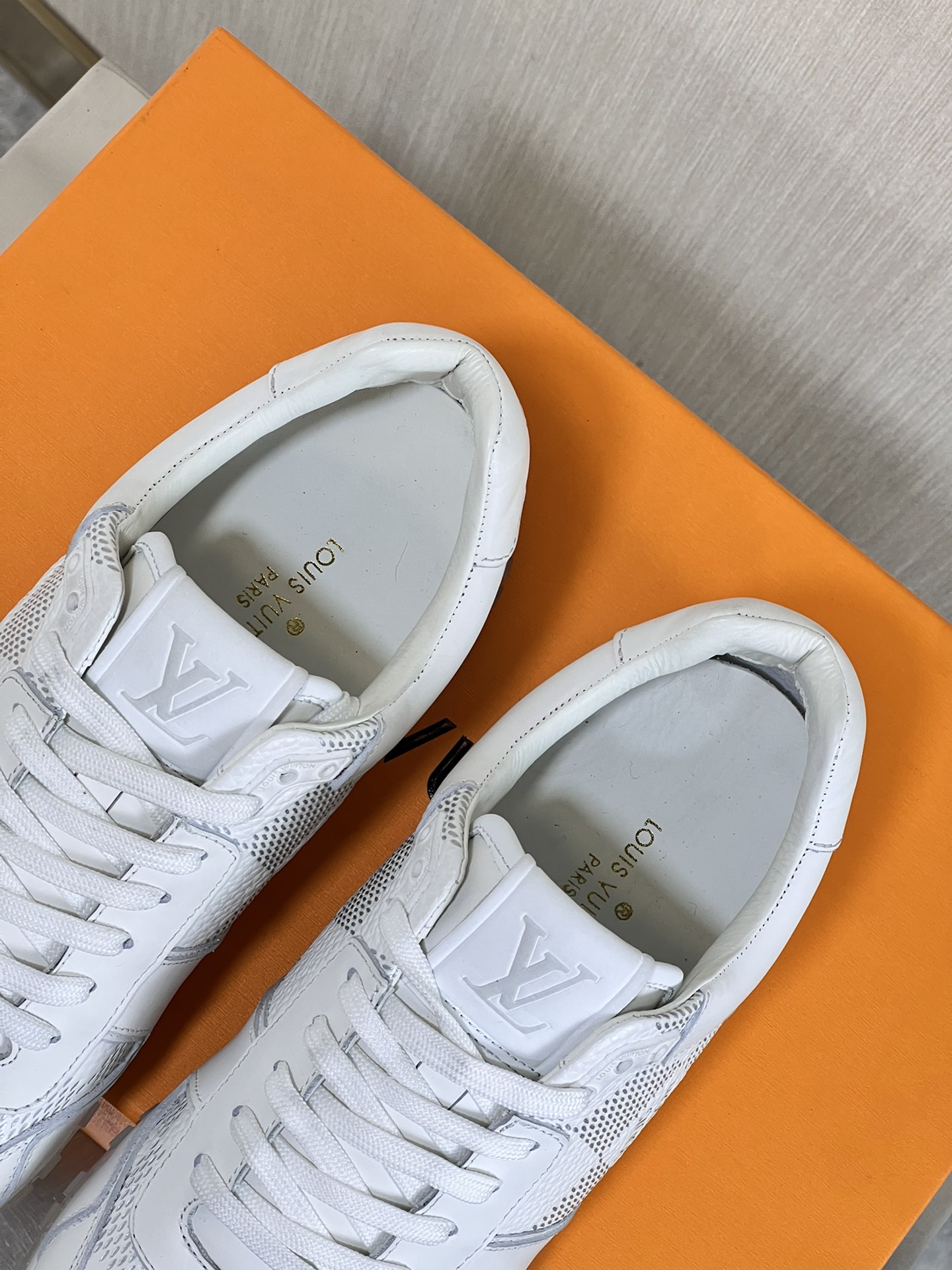 LOUIS VUITTON RUN AWAY 