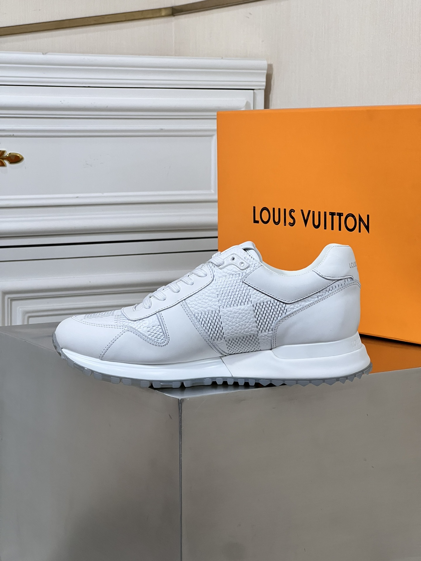LOUIS VUITTON RUN AWAY 