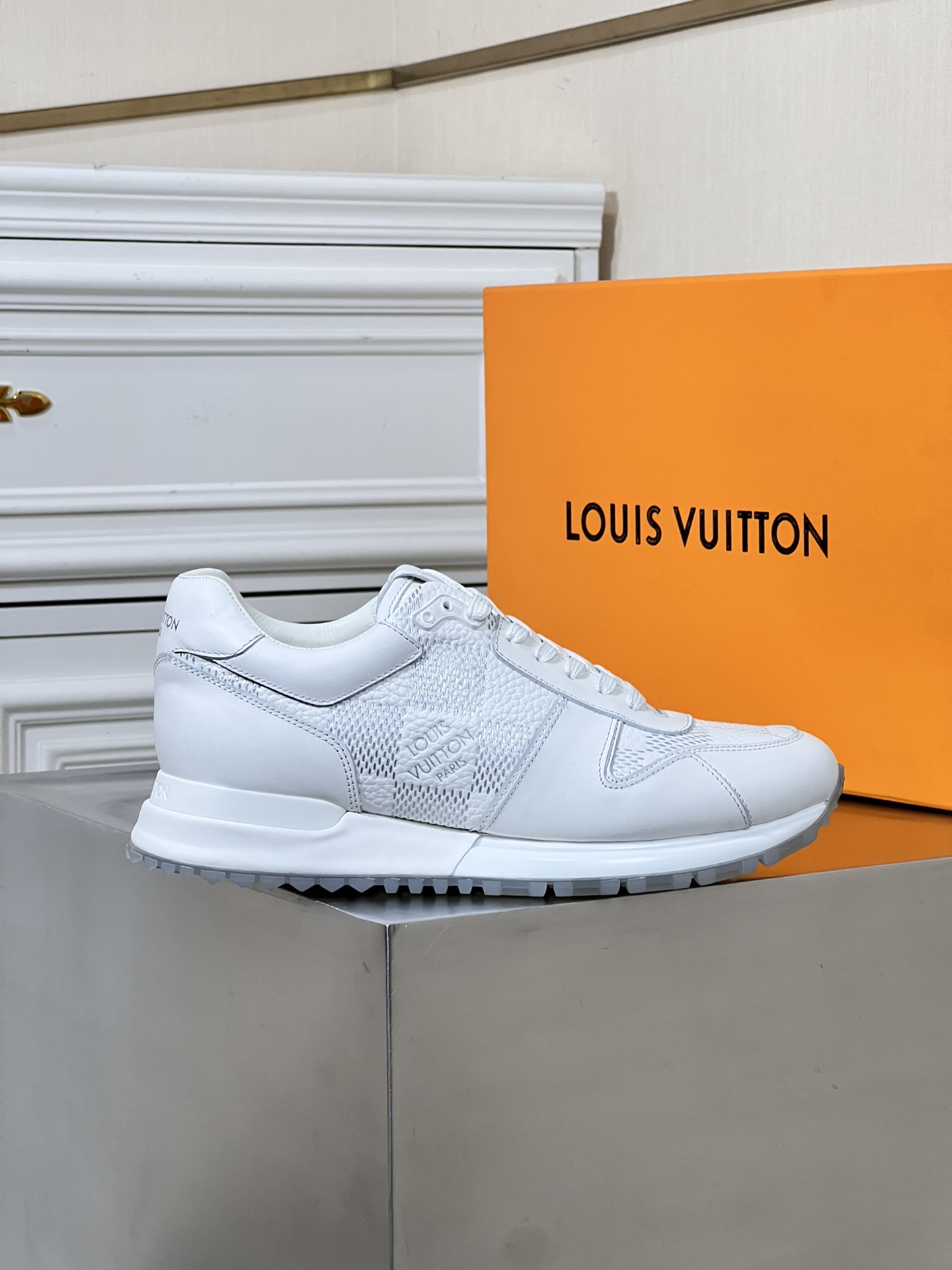 LOUIS VUITTON RUN AWAY 