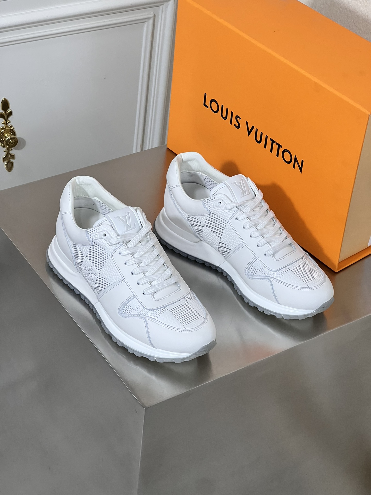 LOUIS VUITTON RUN AWAY 