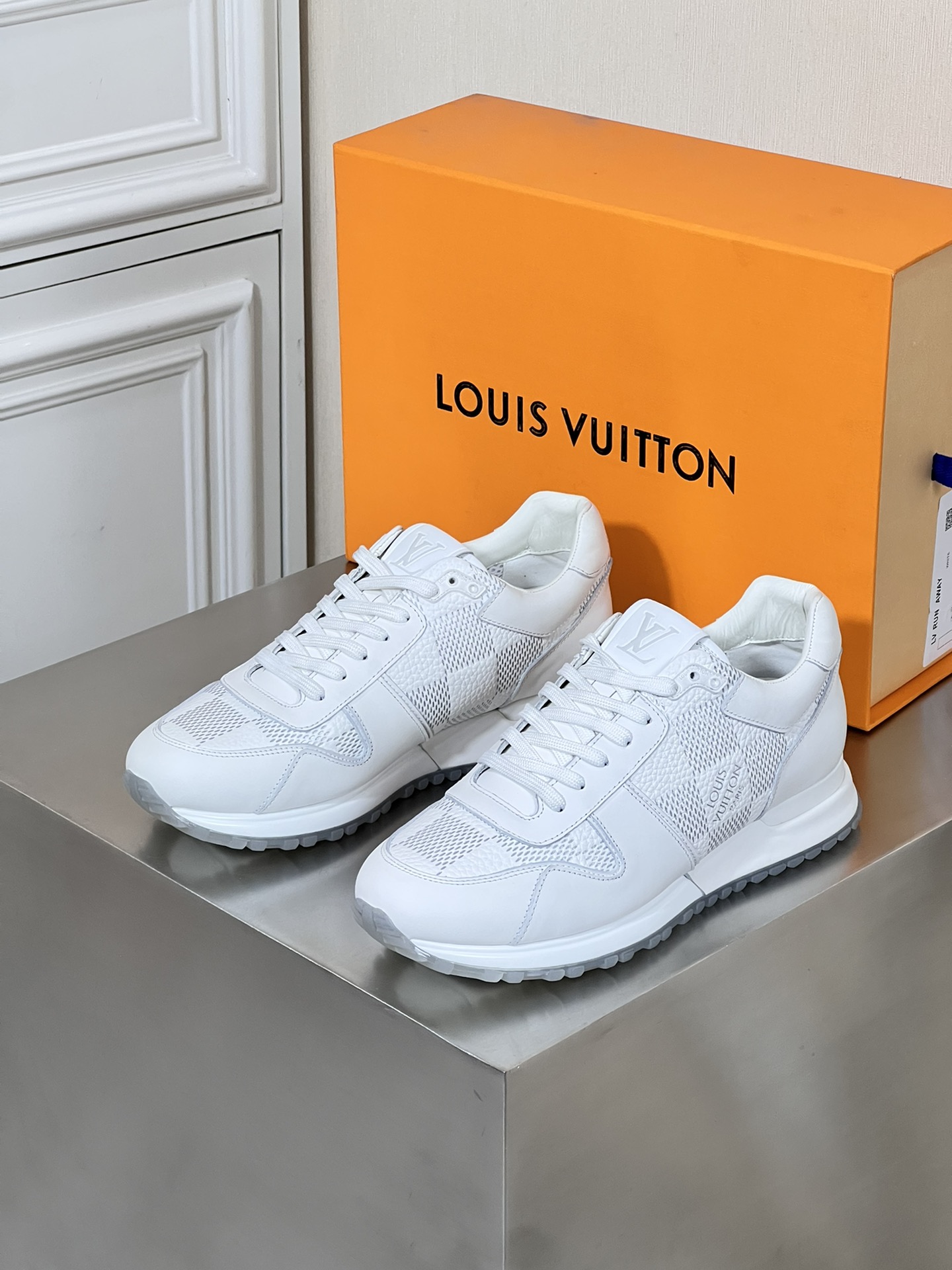 LOUIS VUITTON RUN AWAY 