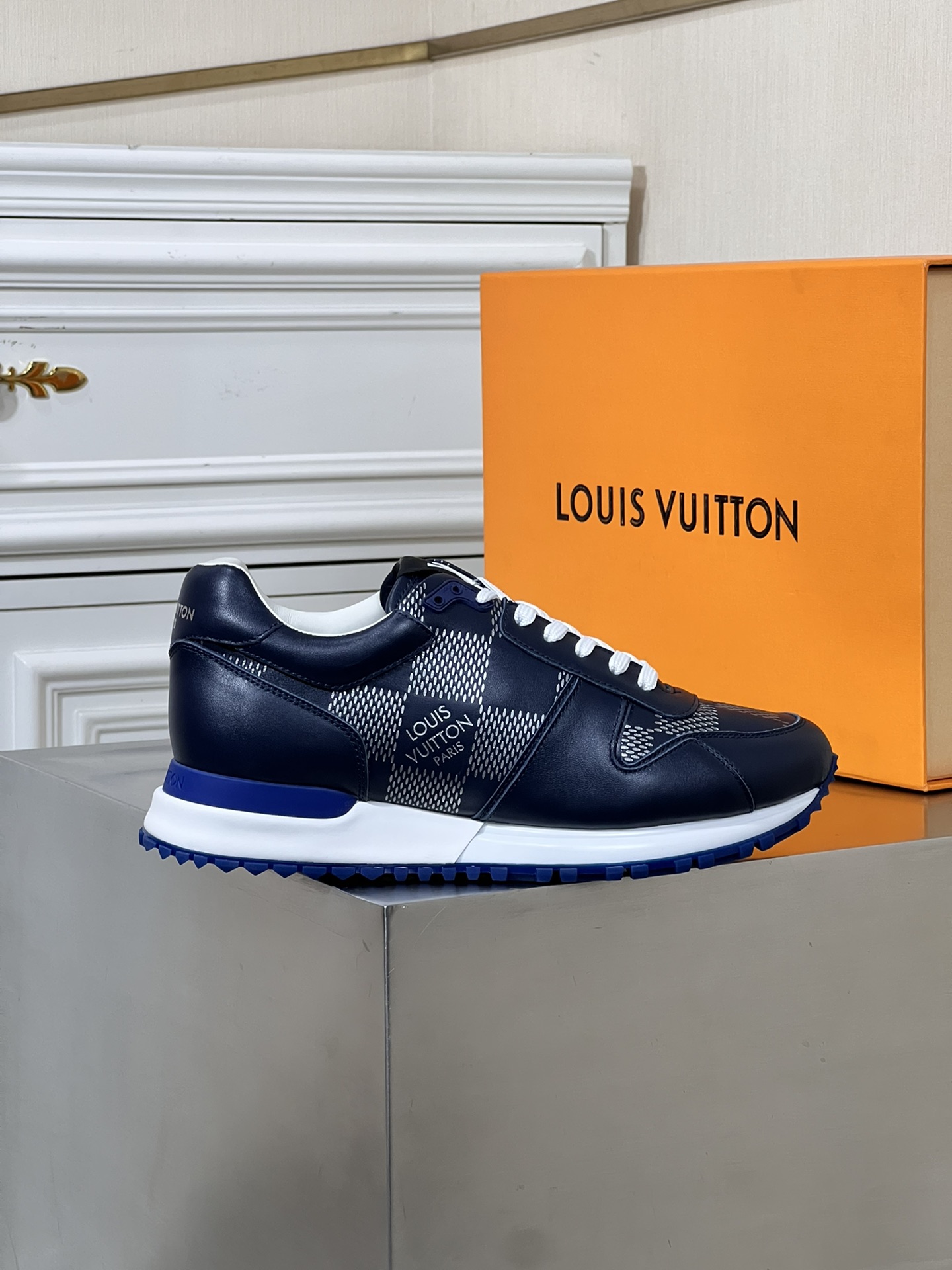 LOUIS VUITTON RUN AWAY 