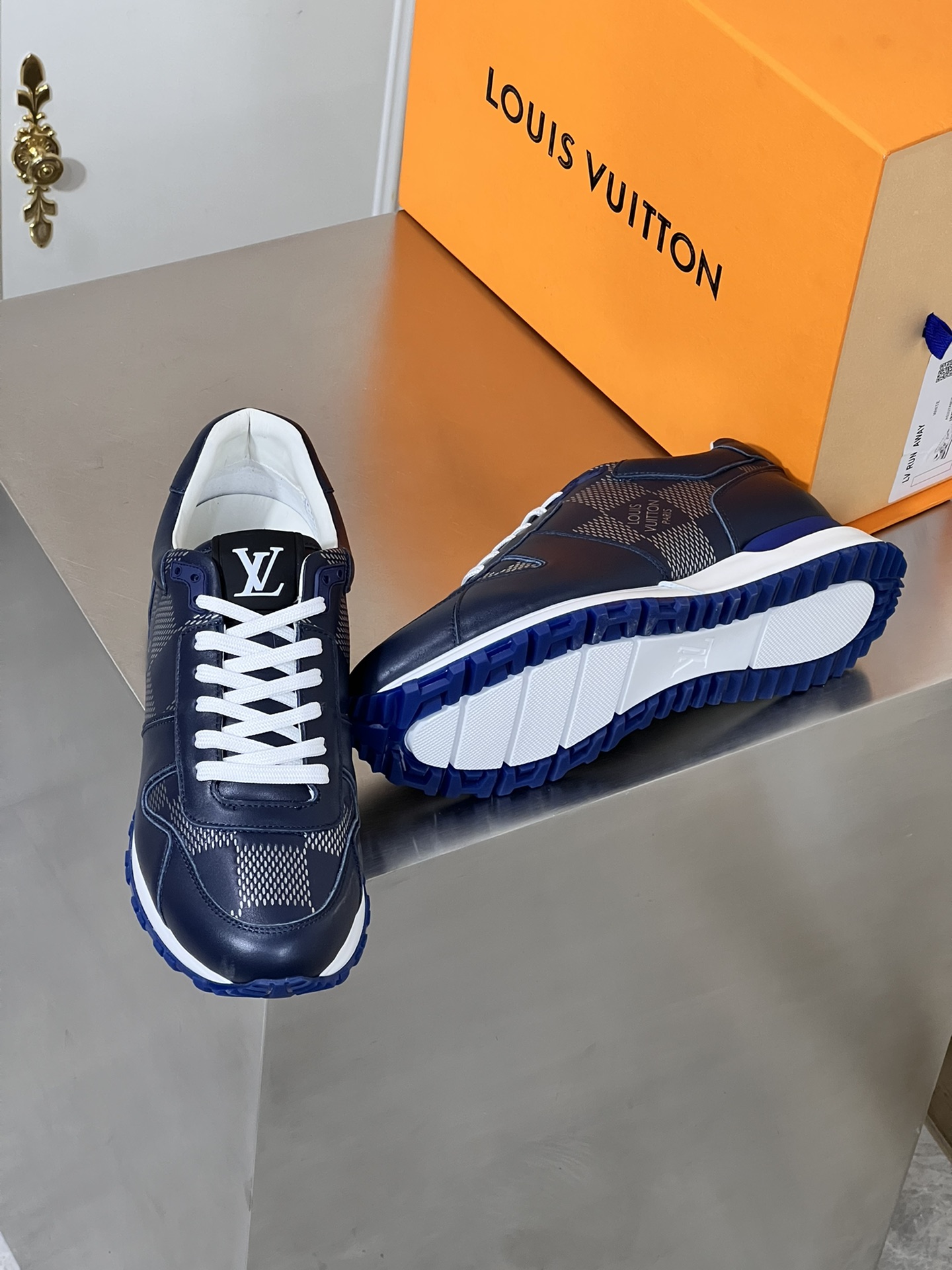 LOUIS VUITTON RUN AWAY 