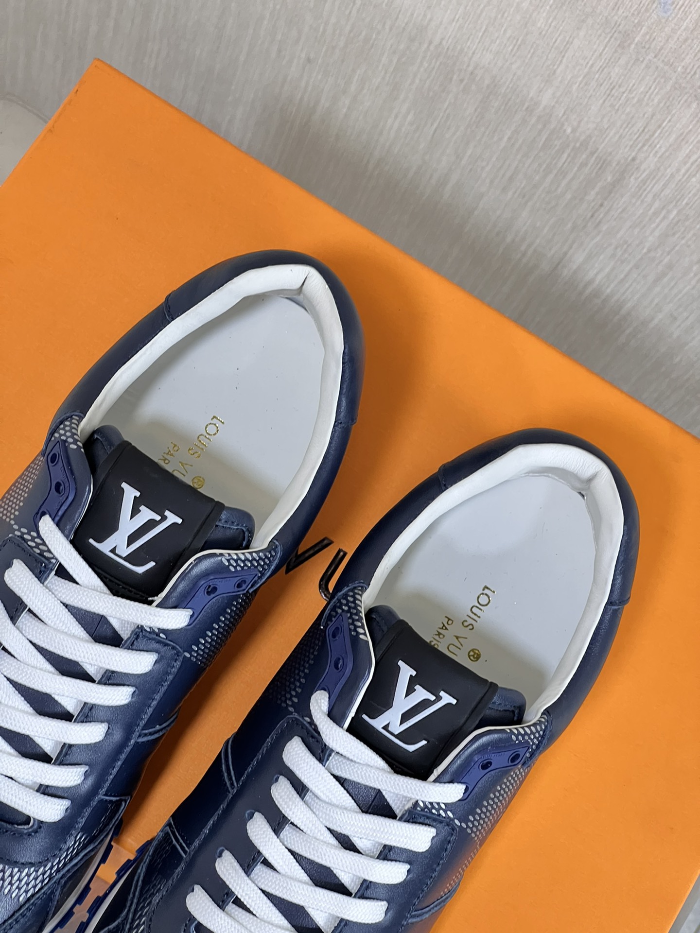 LOUIS VUITTON RUN AWAY 