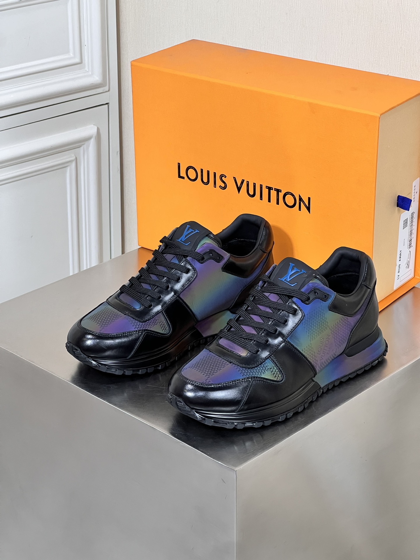 LOUIS VUITTON RUN AWAY 