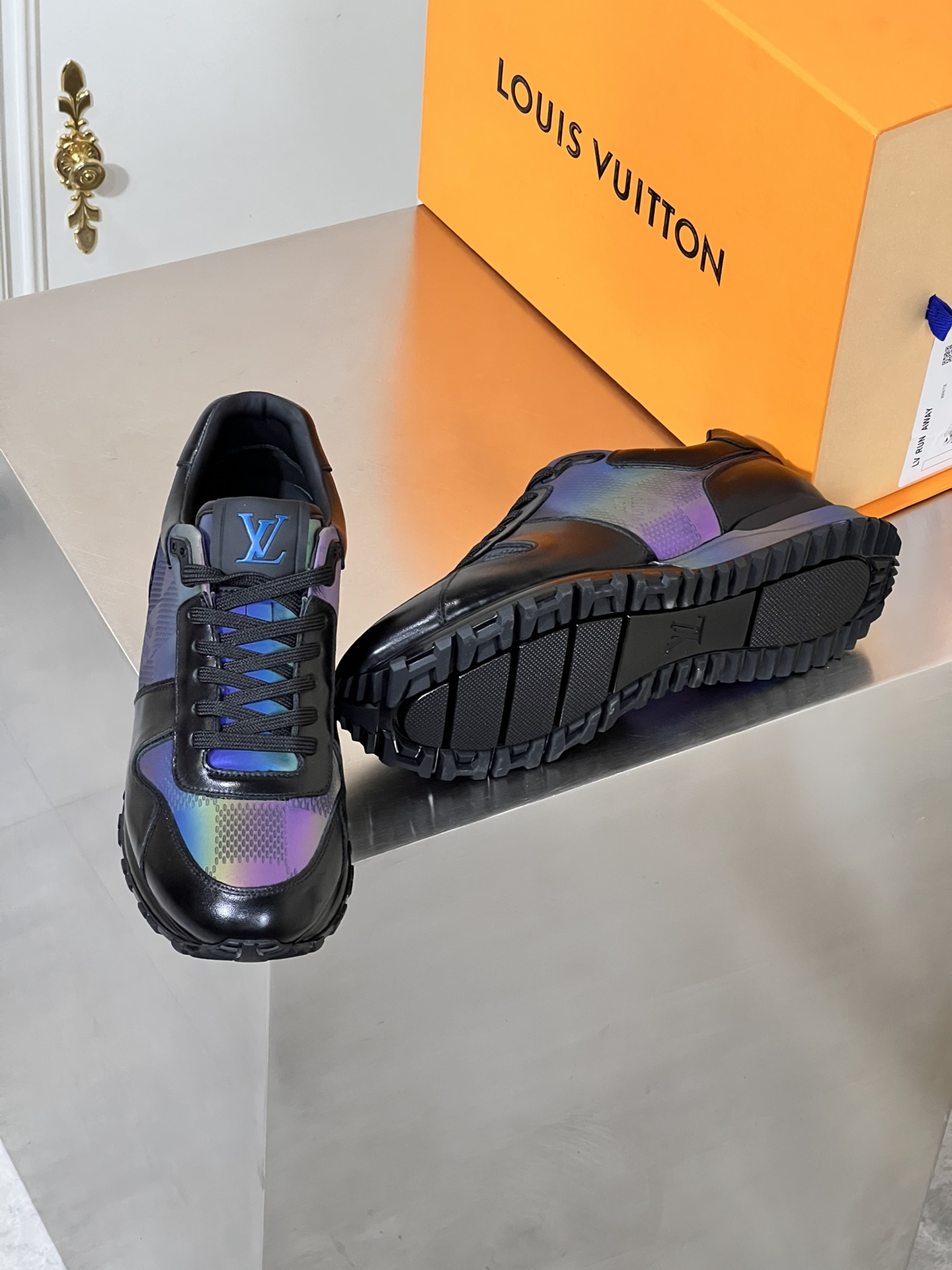 LOUIS VUITTON RUN AWAY 