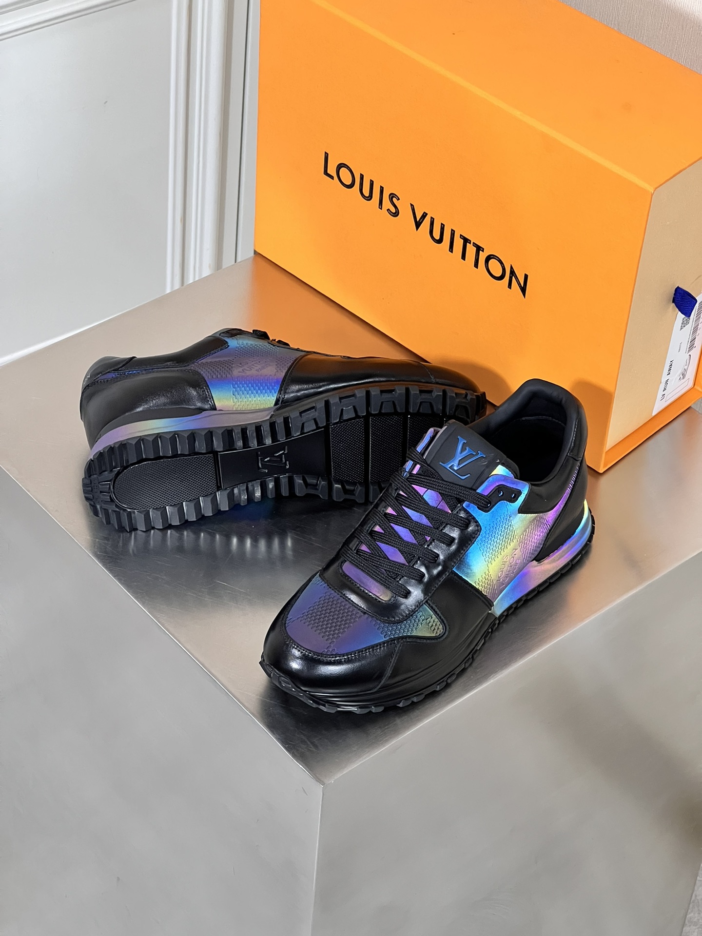 LOUIS VUITTON RUN AWAY 