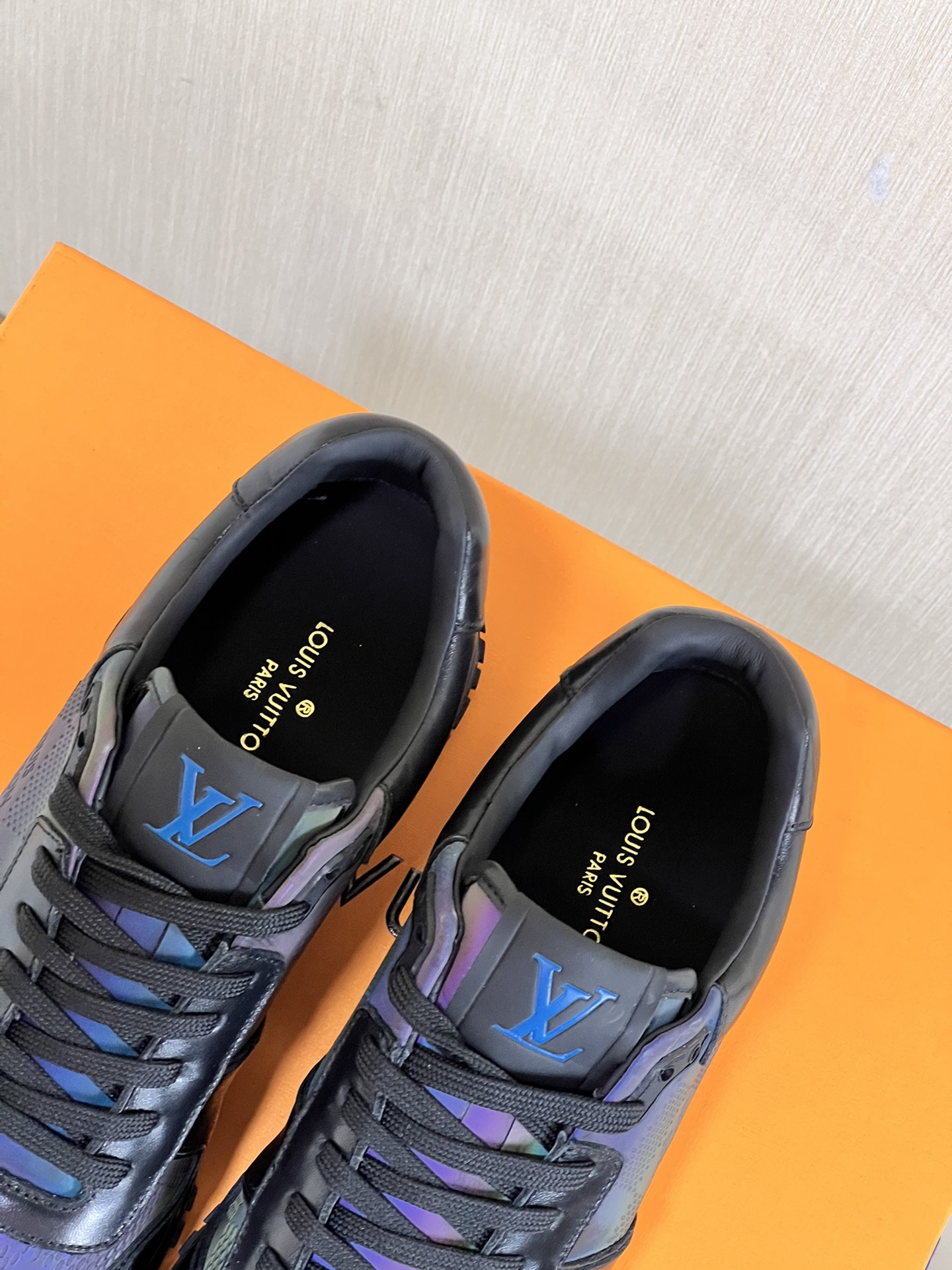 LOUIS VUITTON RUN AWAY 