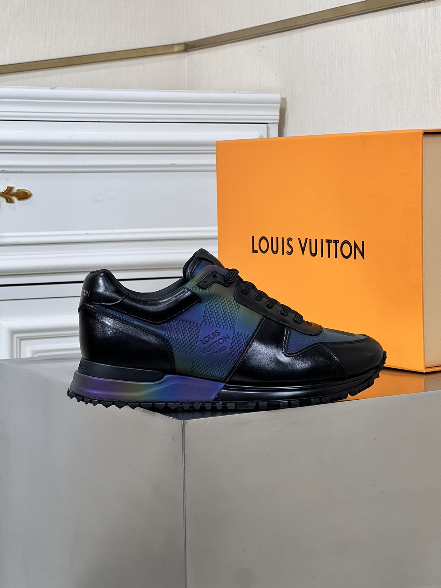 LOUIS VUITTON RUN AWAY 