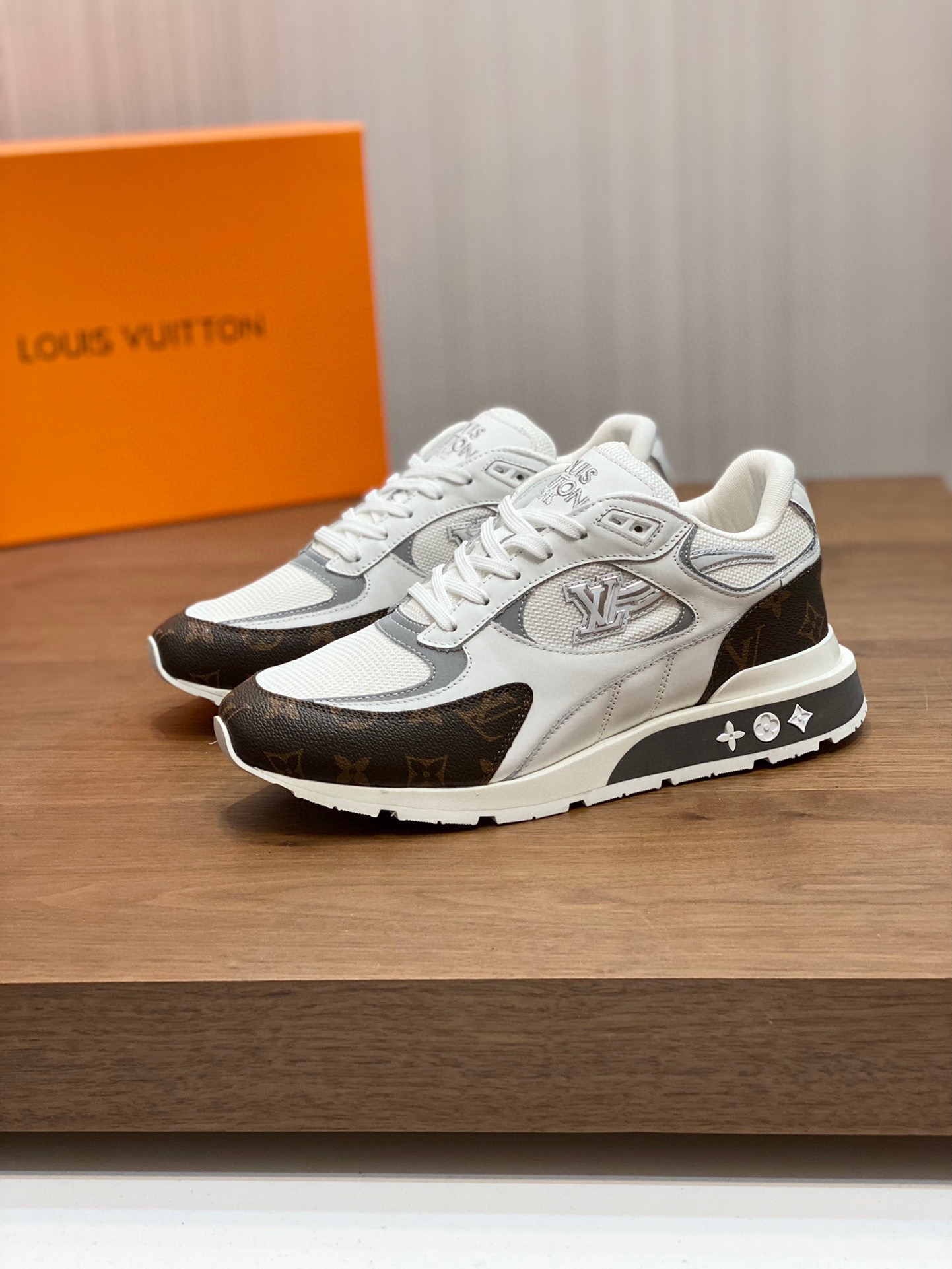 LOUIS VUITTON RUN AWAY 