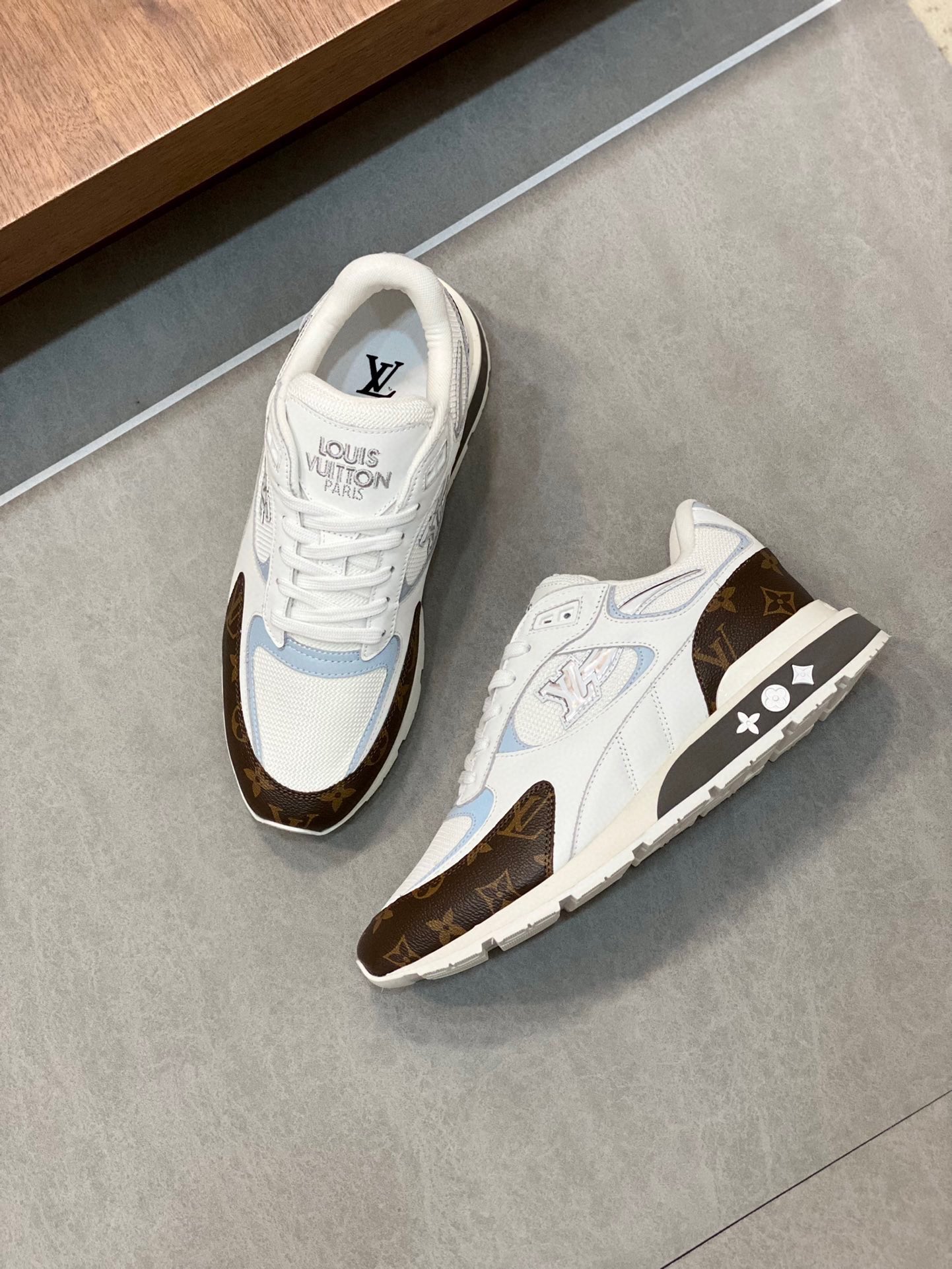 LOUIS VUITTON RUN AWAY 