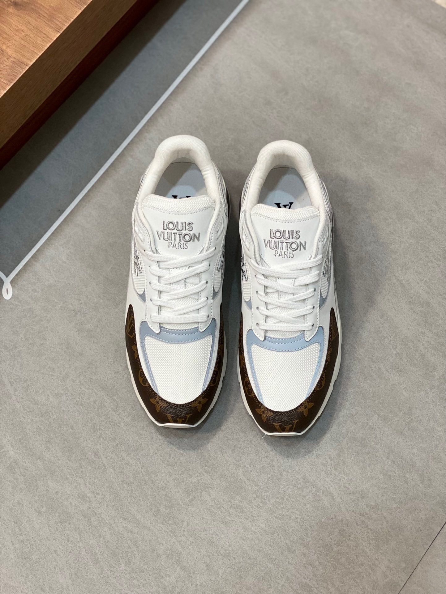 LOUIS VUITTON RUN AWAY 