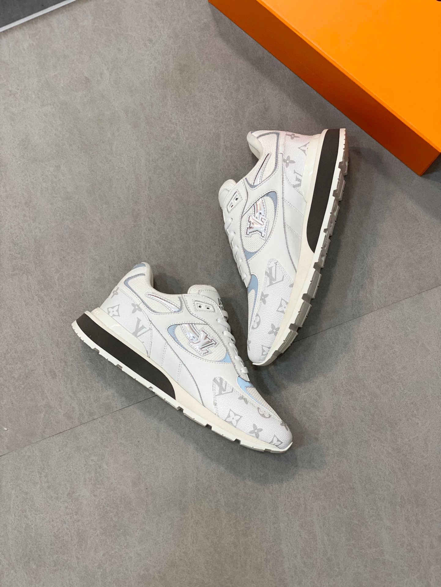 LOUIS VUITTON RUN AWAY 
