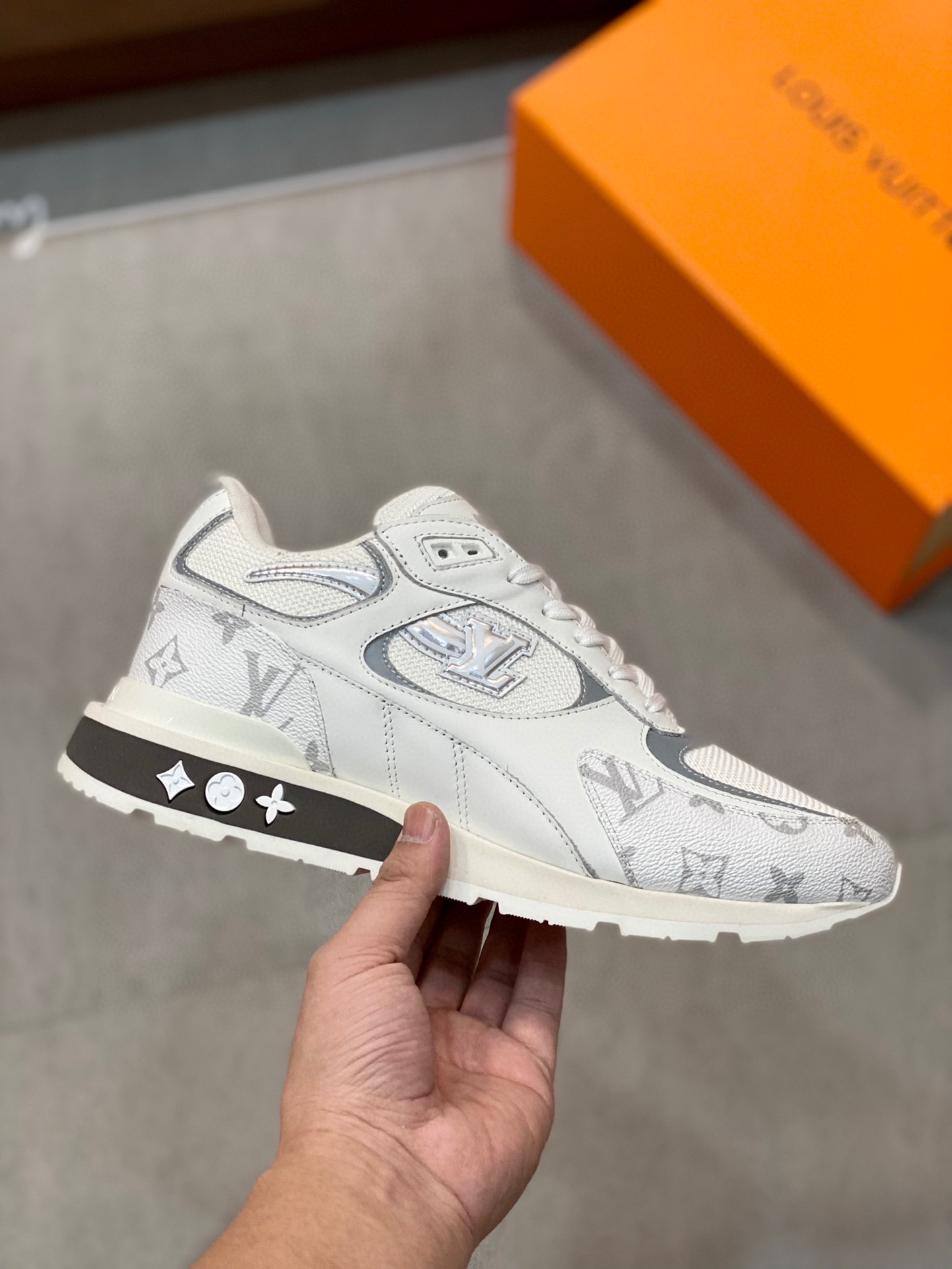 LOUIS VUITTON RUN AWAY 