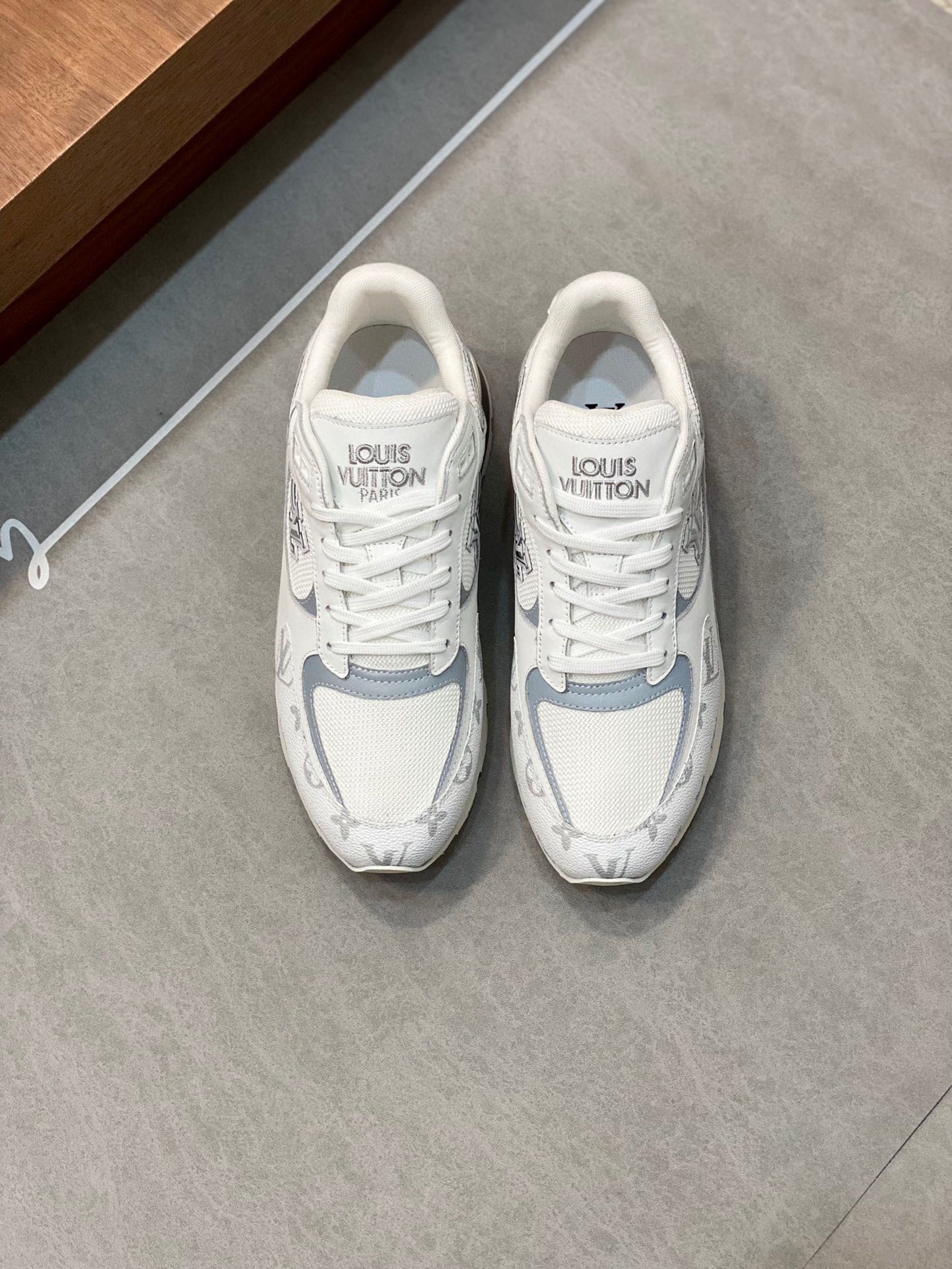 LOUIS VUITTON RUN AWAY 