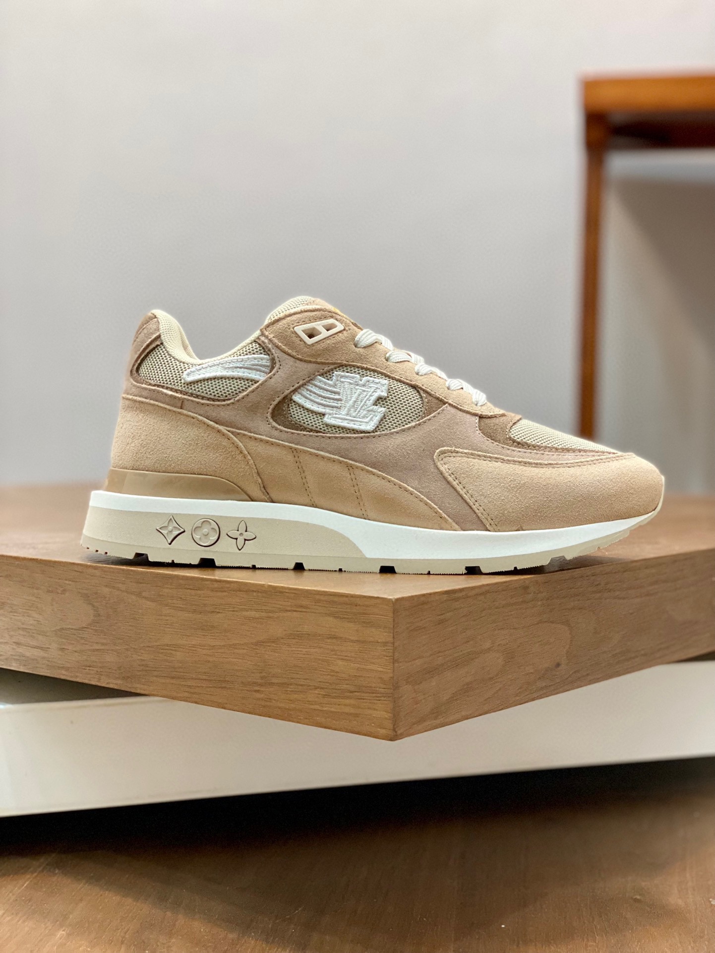 LOUIS VUITTON RUN AWAY 