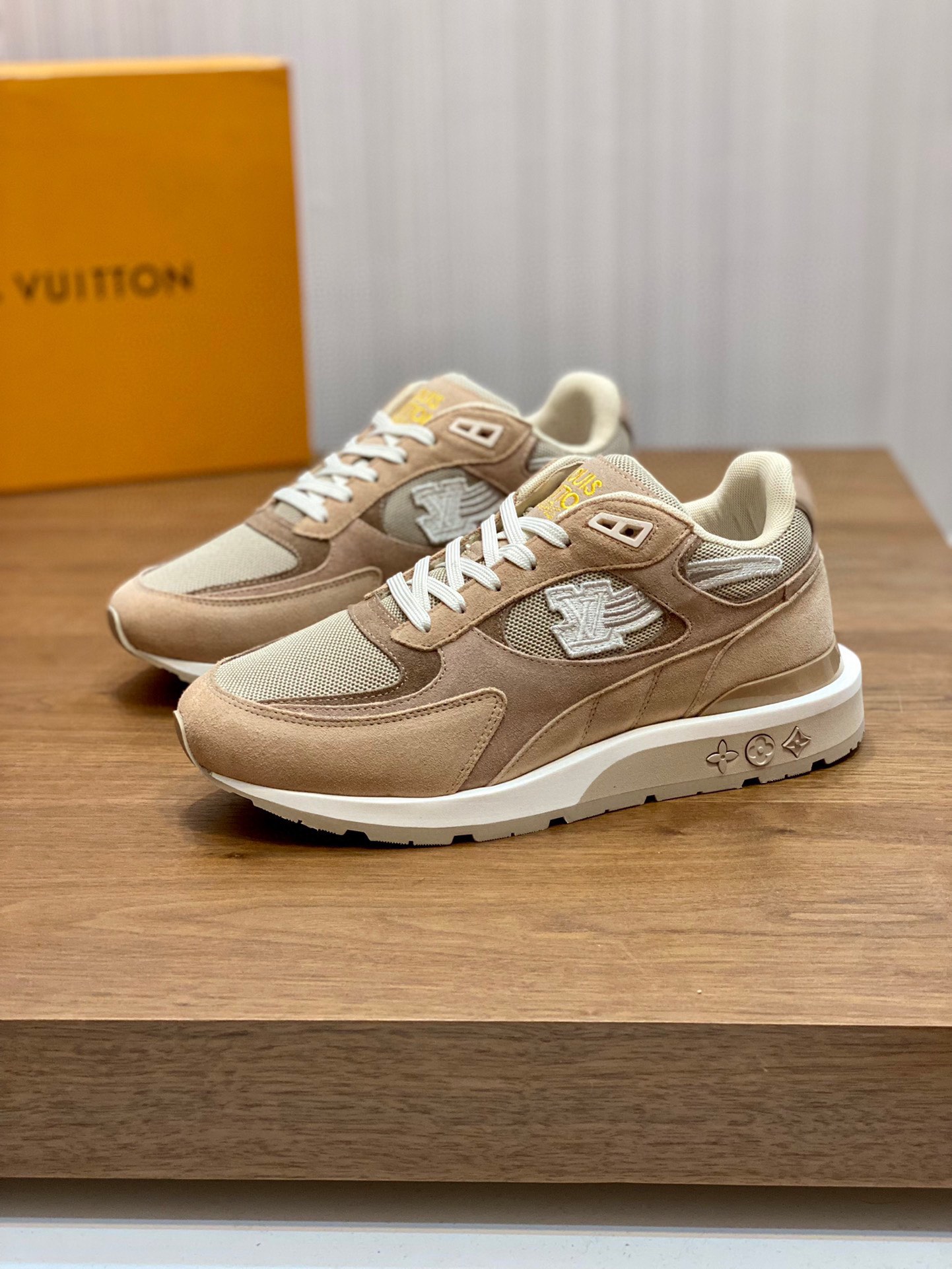 LOUIS VUITTON RUN AWAY 