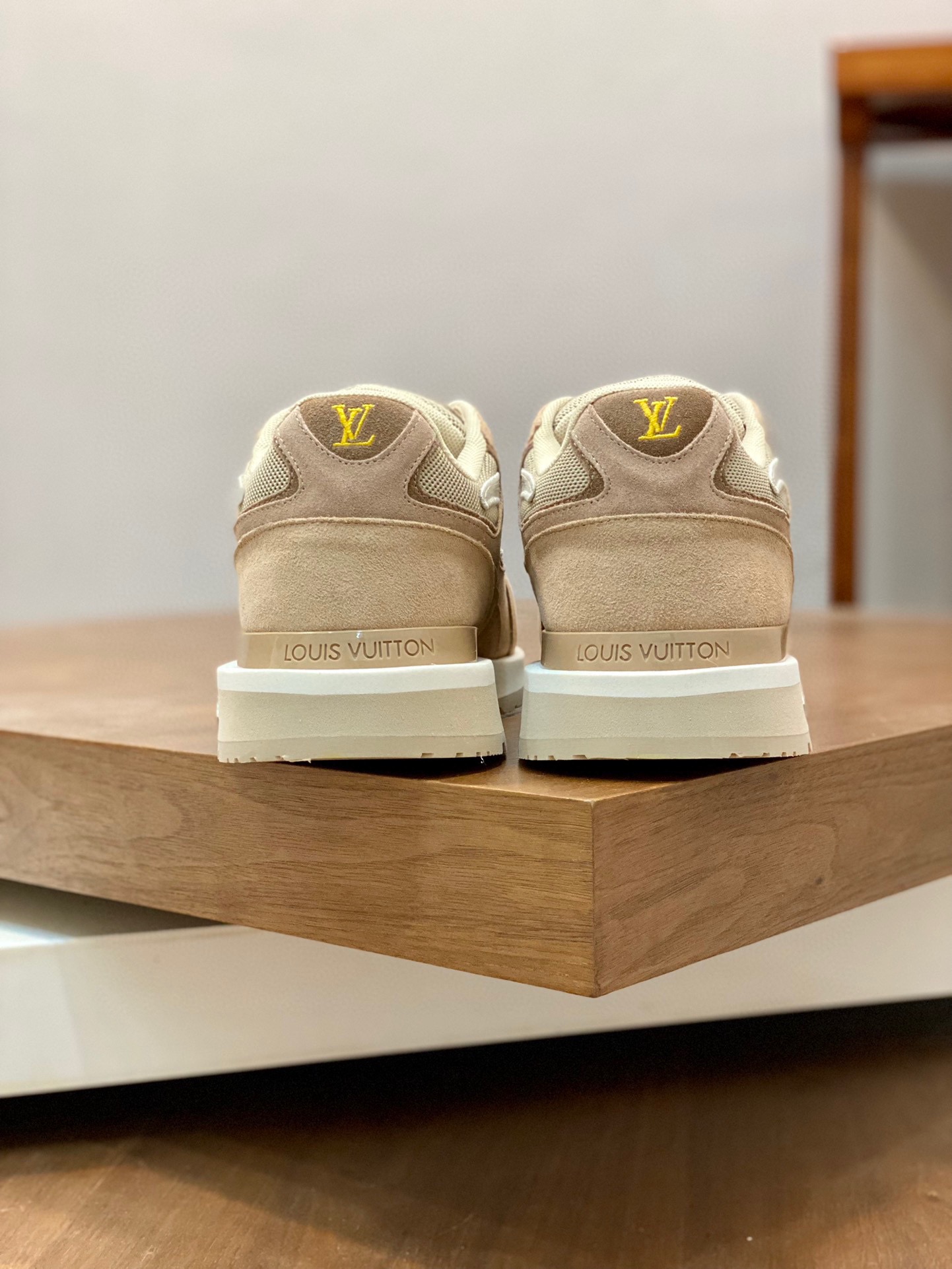 LOUIS VUITTON RUN AWAY 