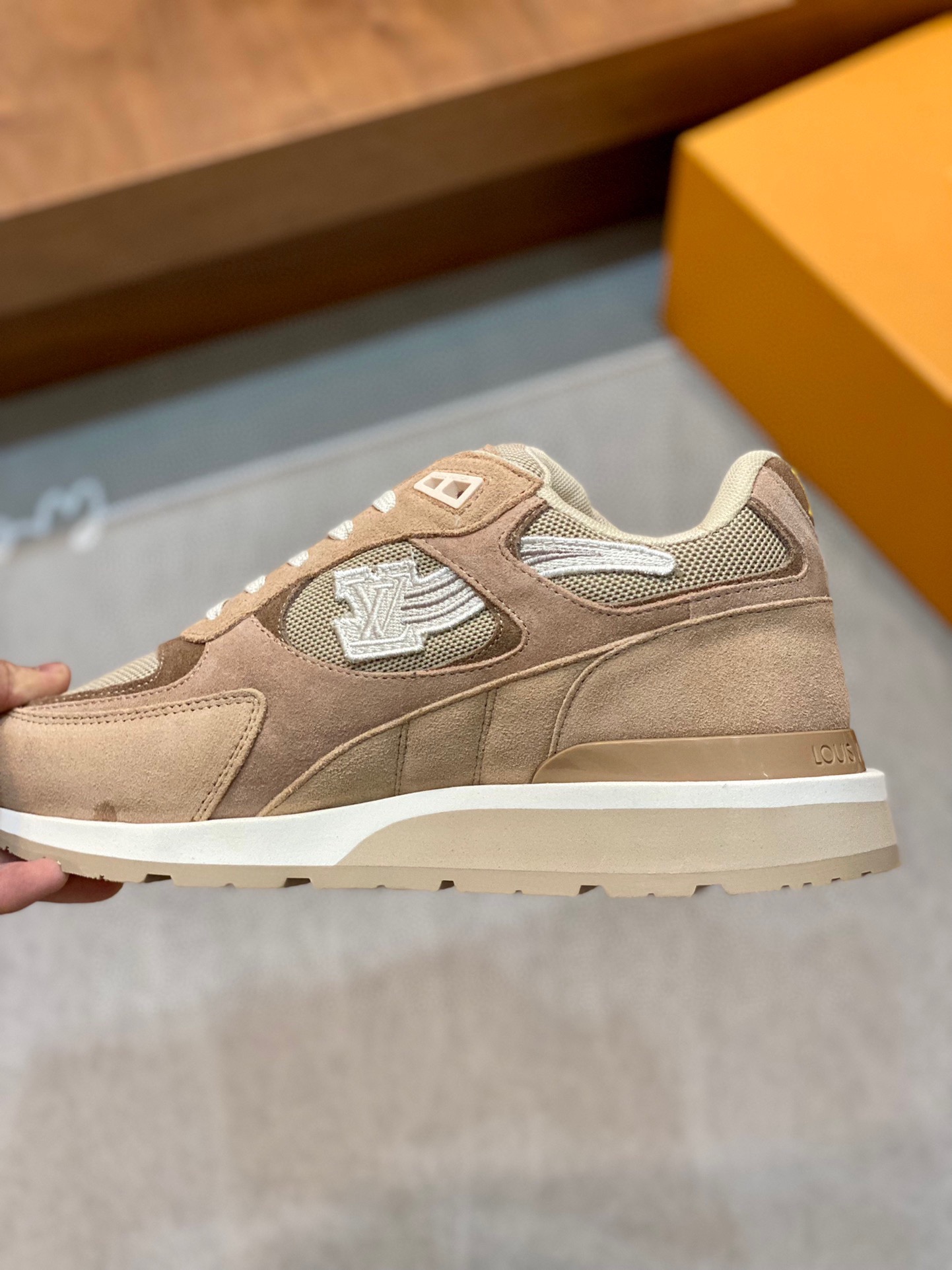 LOUIS VUITTON RUN AWAY 