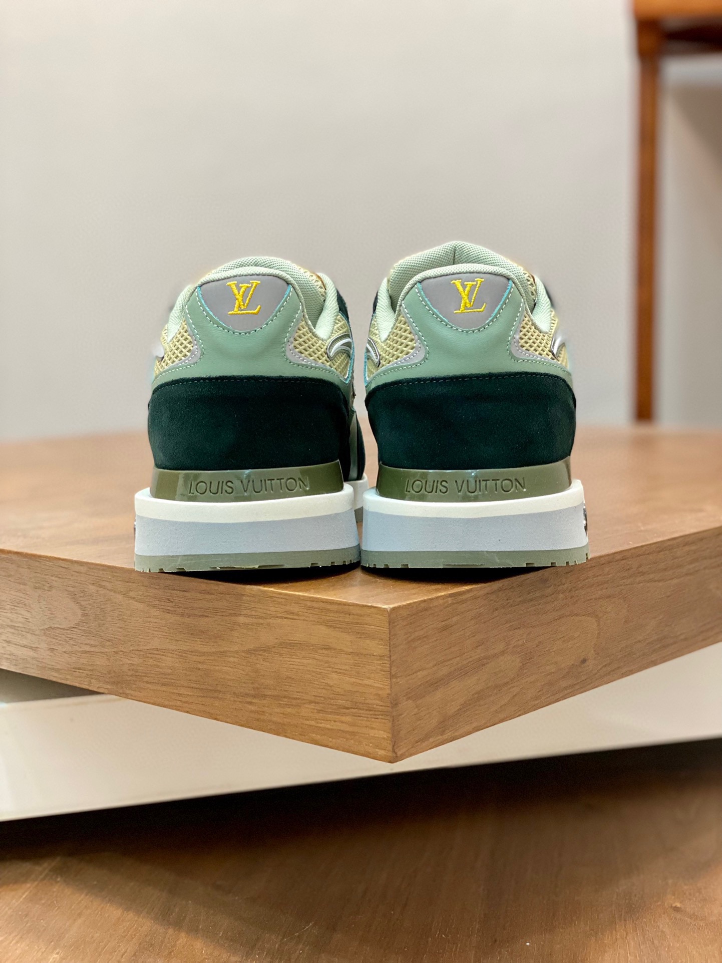 LOUIS VUITTON RUN AWAY 