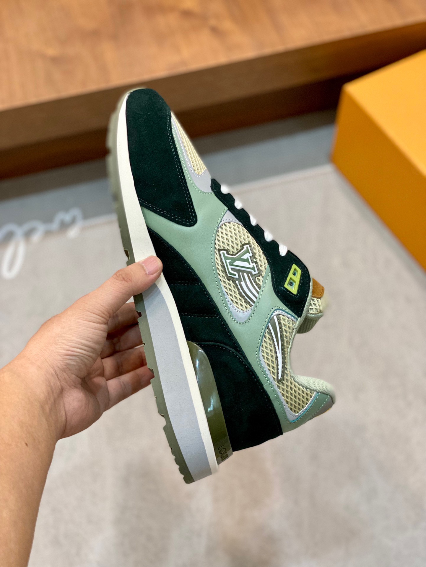 LOUIS VUITTON RUN AWAY 