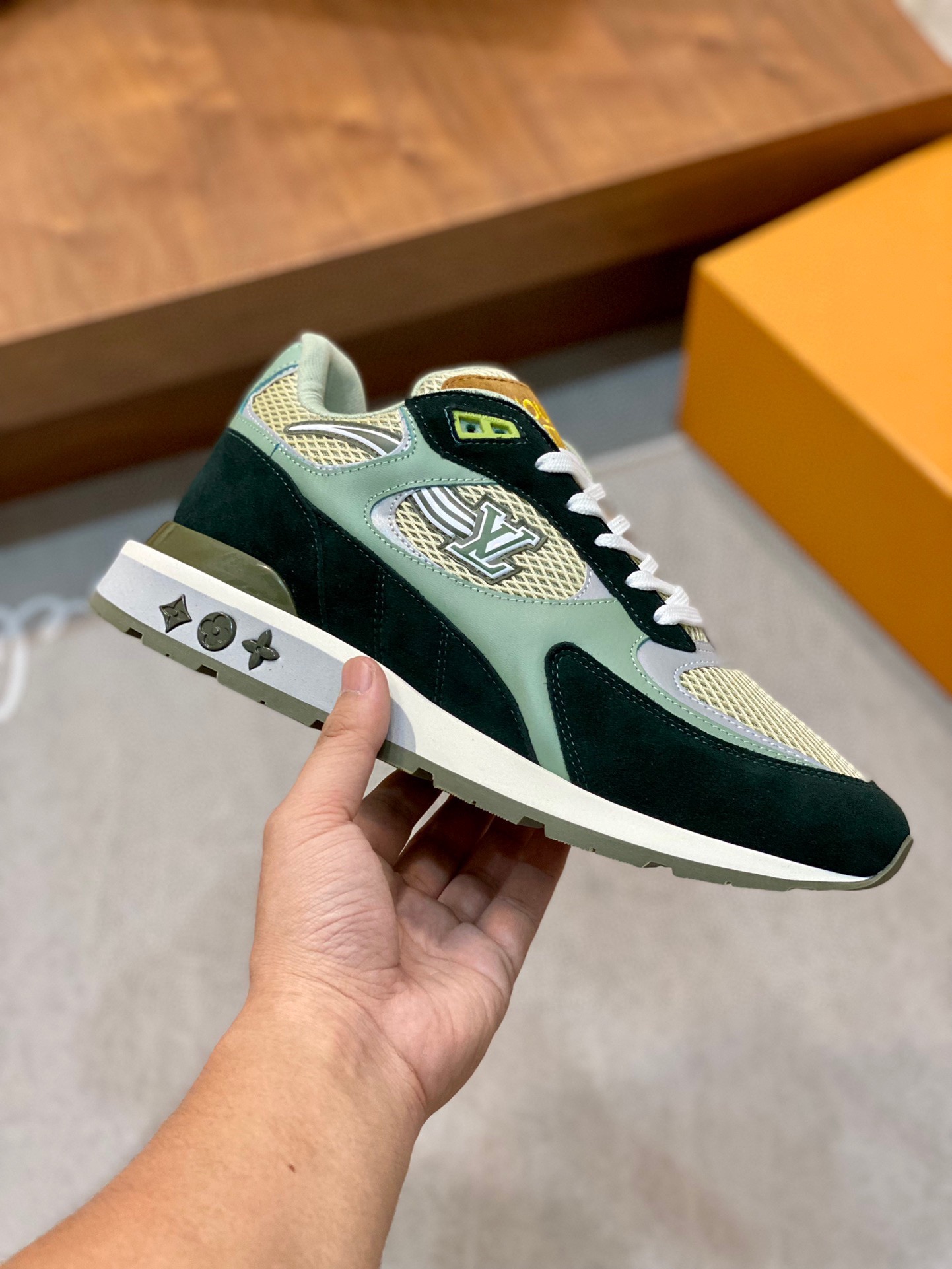 LOUIS VUITTON RUN AWAY 
