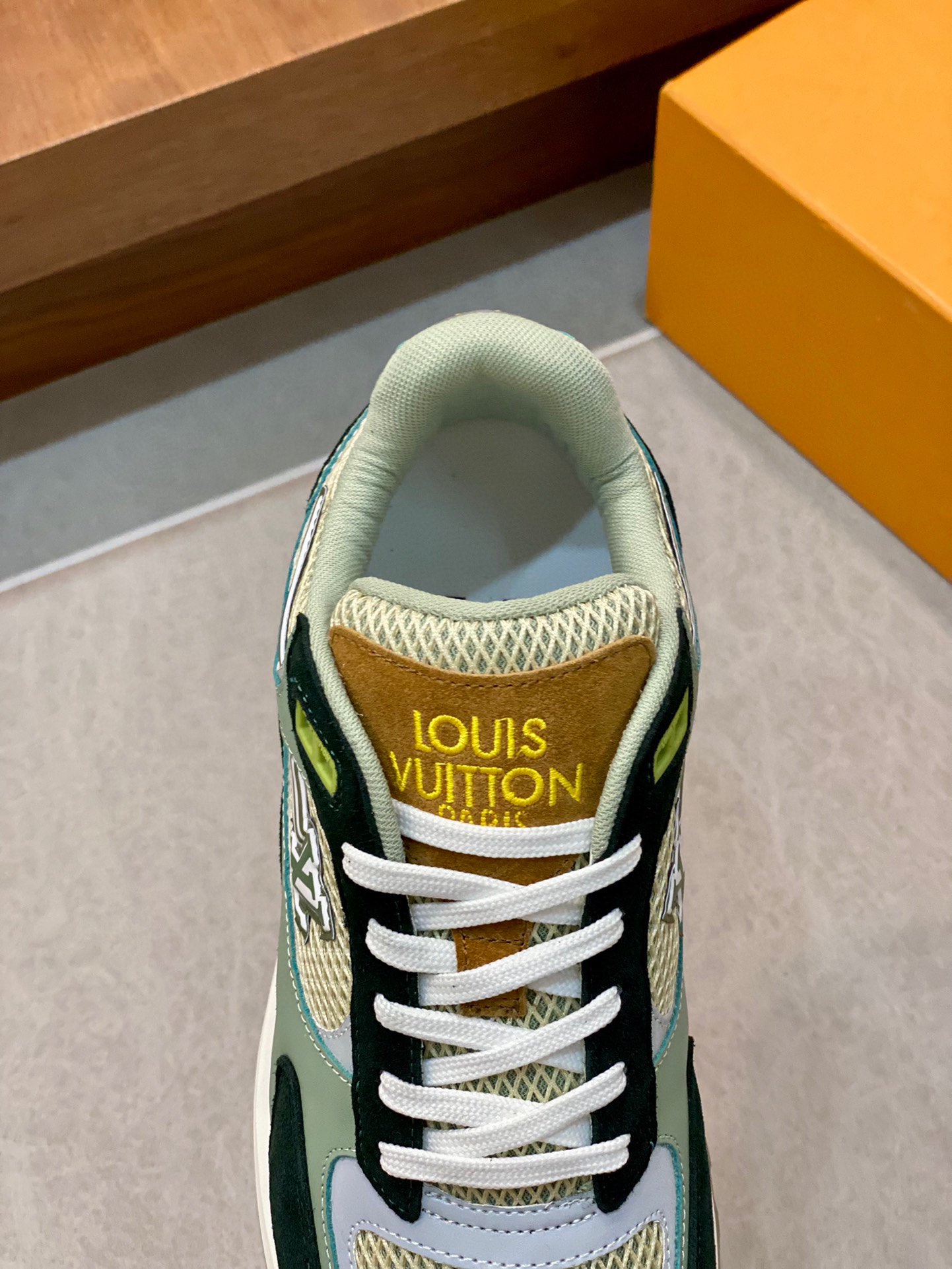 LOUIS VUITTON RUN AWAY 