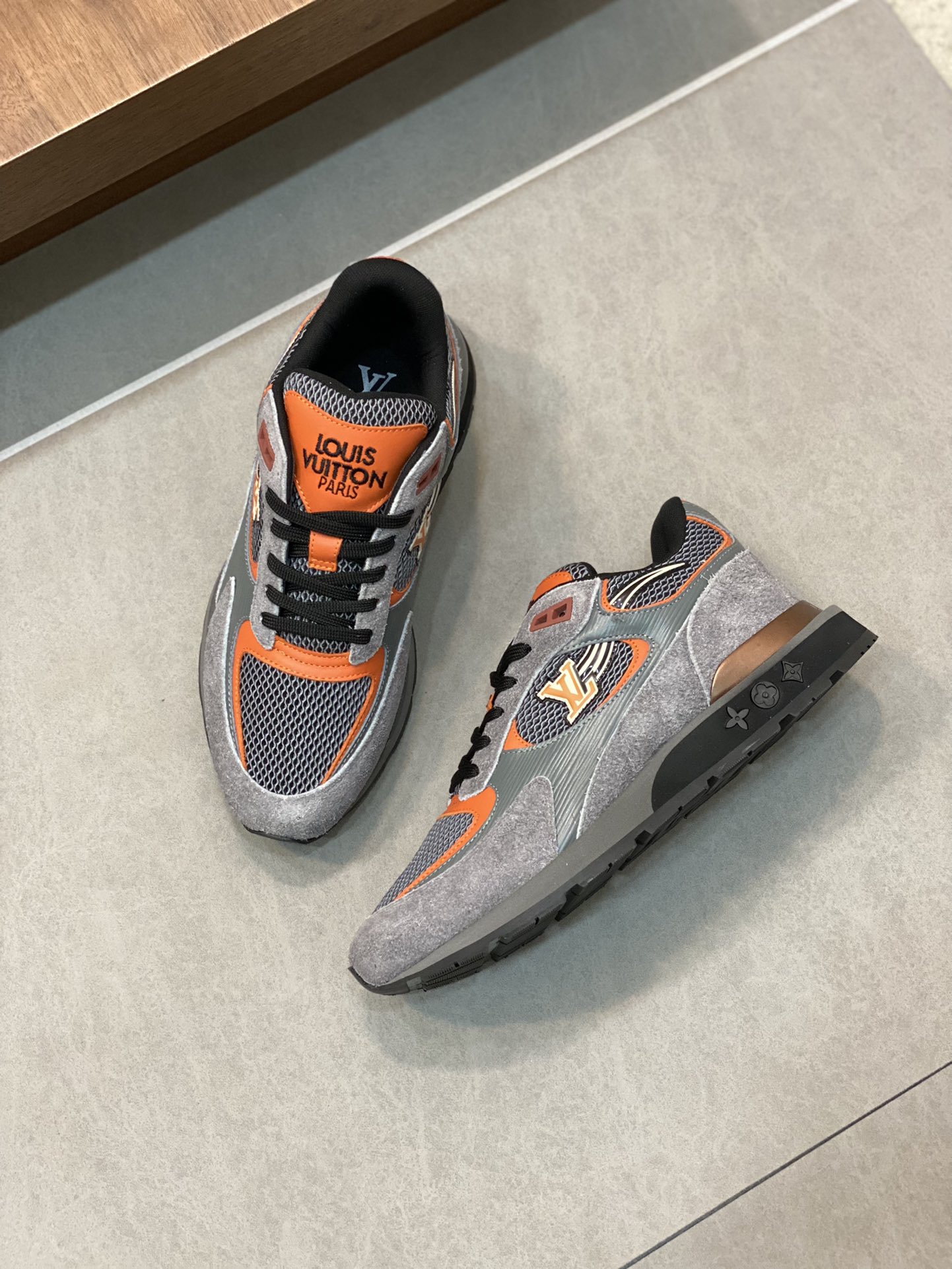 LOUIS VUITTON RUN AWAY 