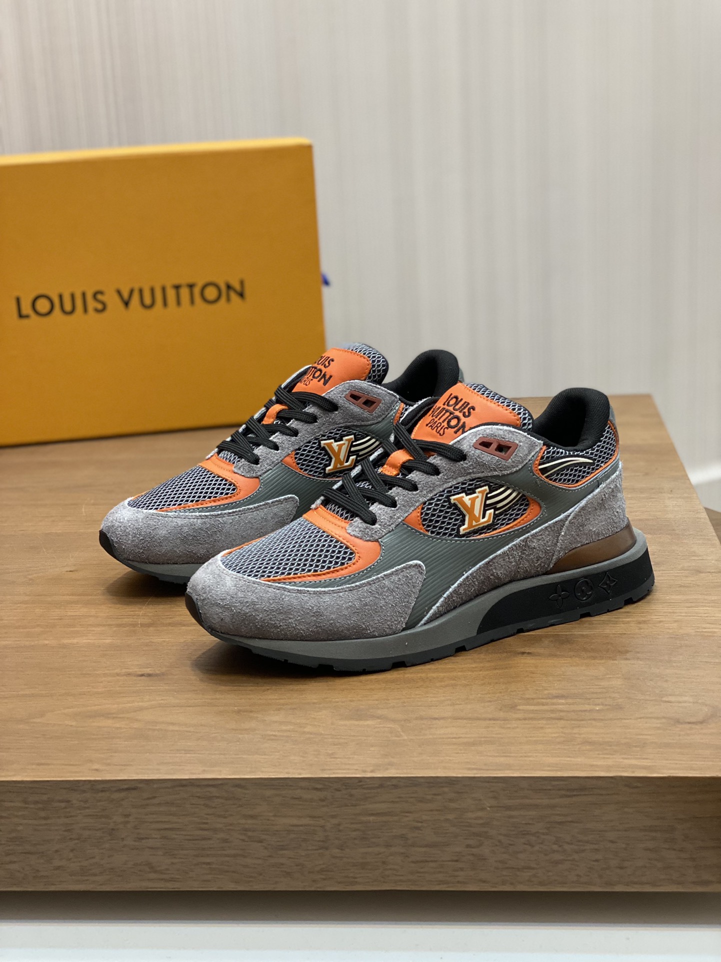 LOUIS VUITTON RUN AWAY 