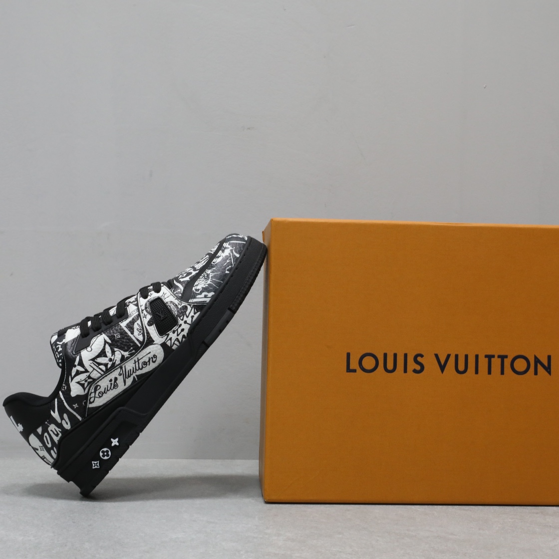 LOUIS VUITTON TRAINER