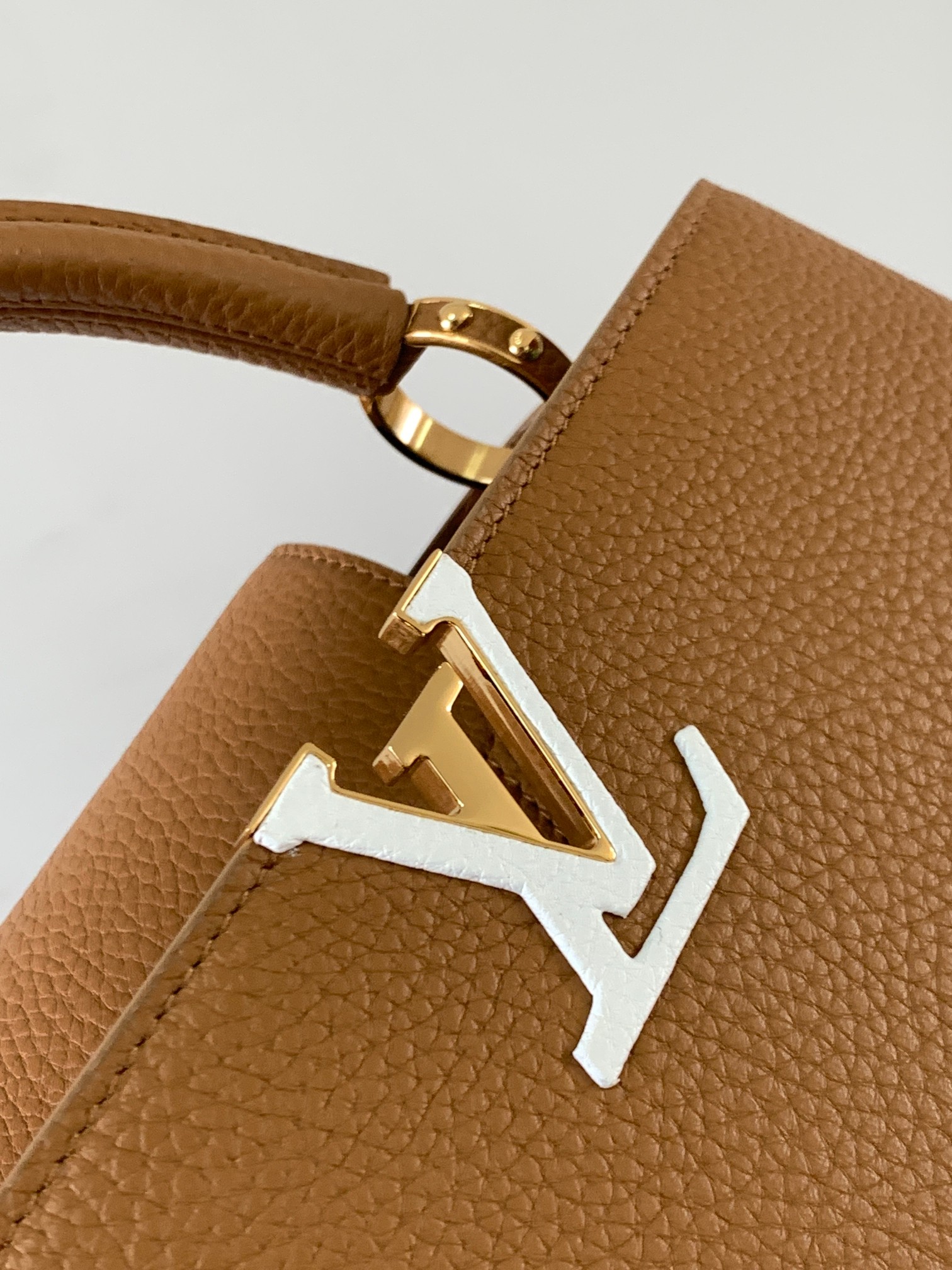 LV Capucines