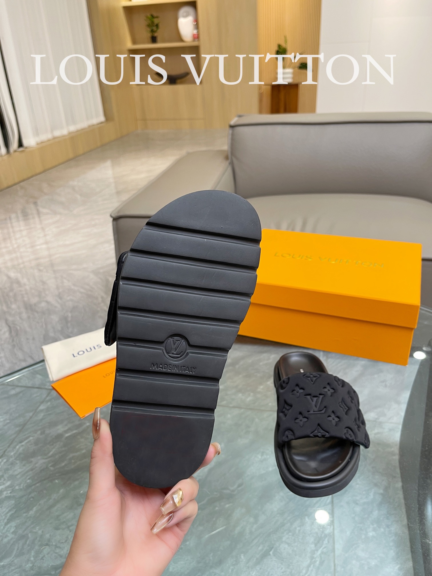 LOUIS VUITTON SLIPPERS