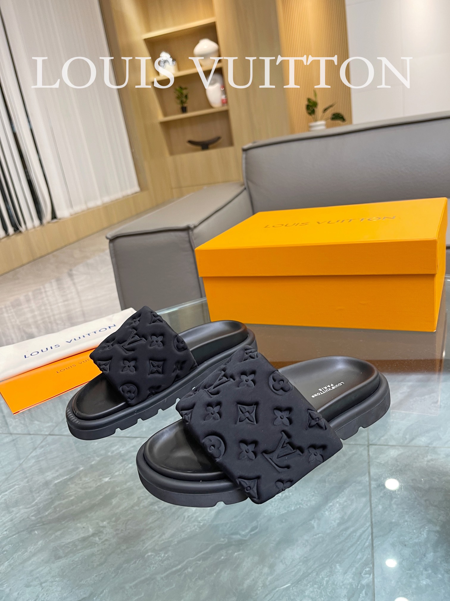 LOUIS VUITTON SLIPPERS