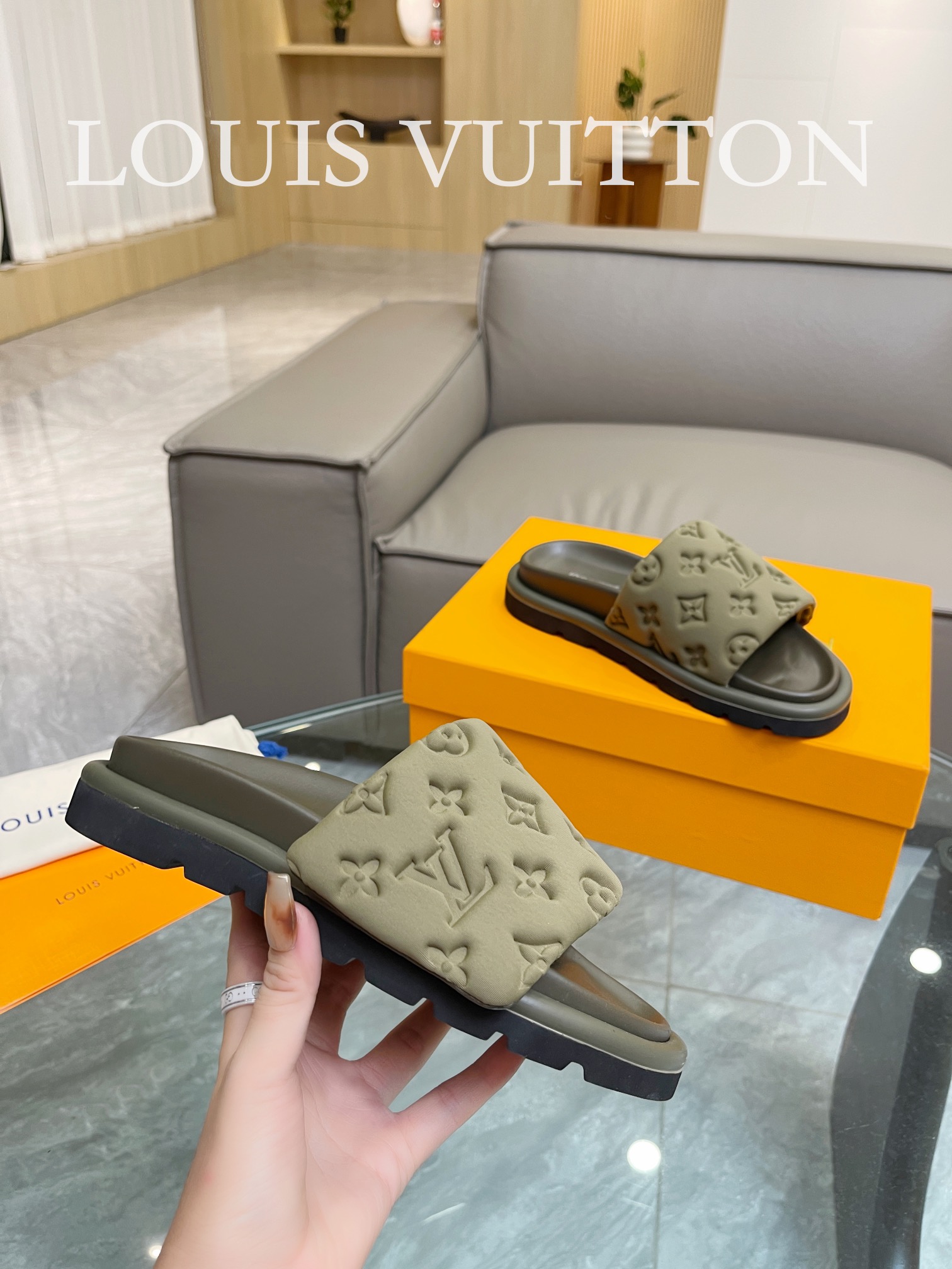 LOUIS VUITTON SLIPPERS