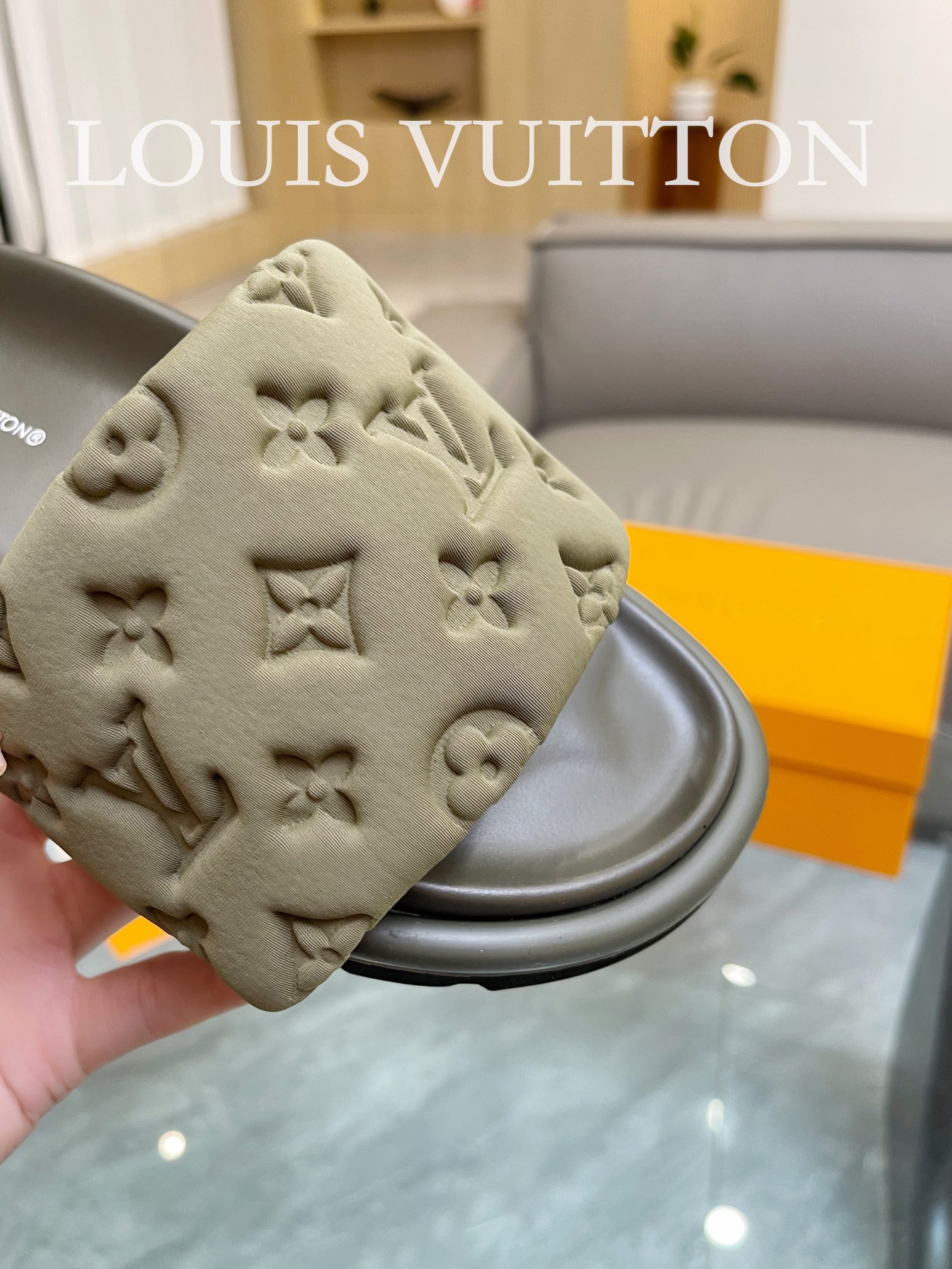 LOUIS VUITTON SLIPPERS