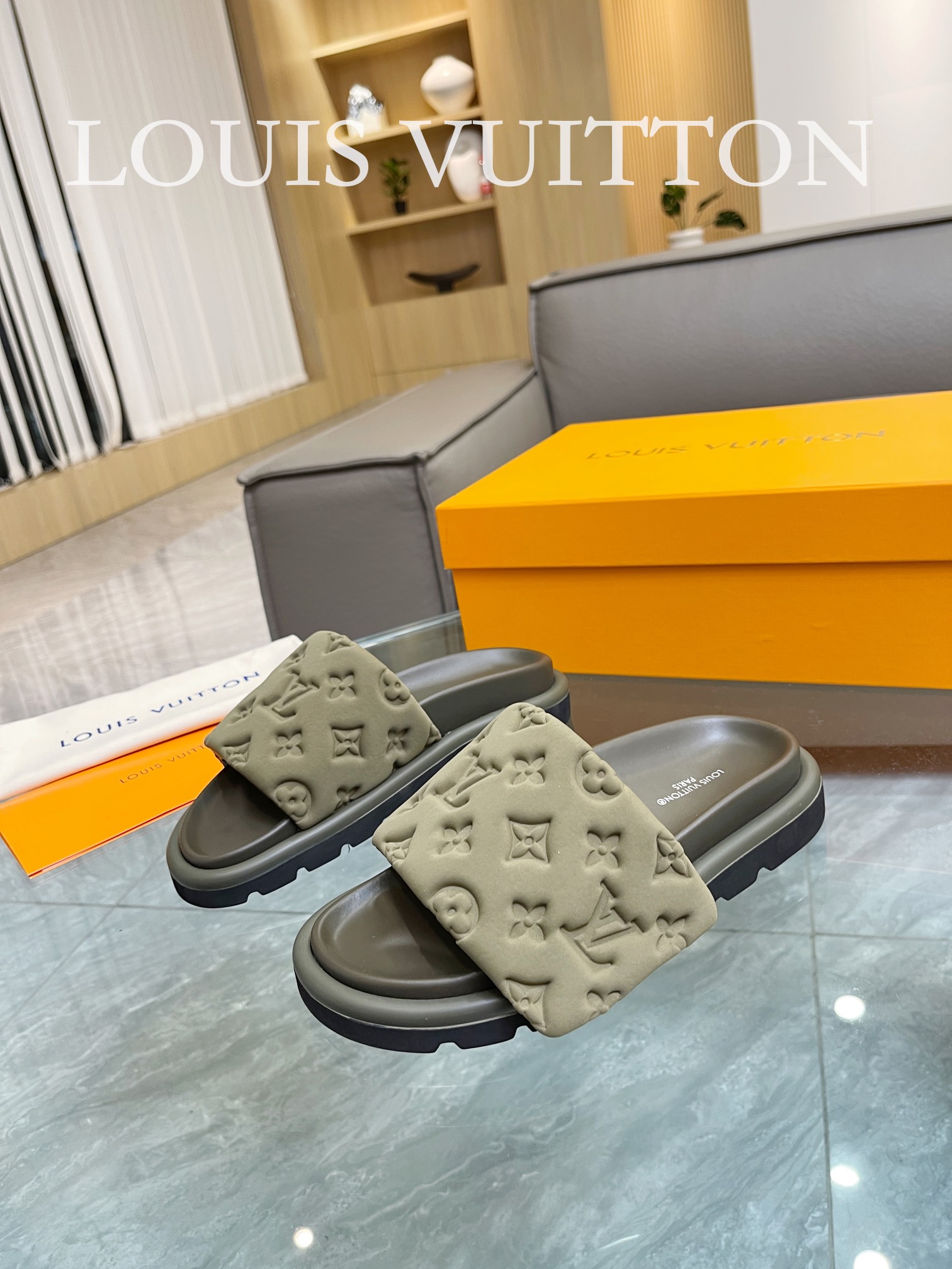 LOUIS VUITTON SLIPPERS