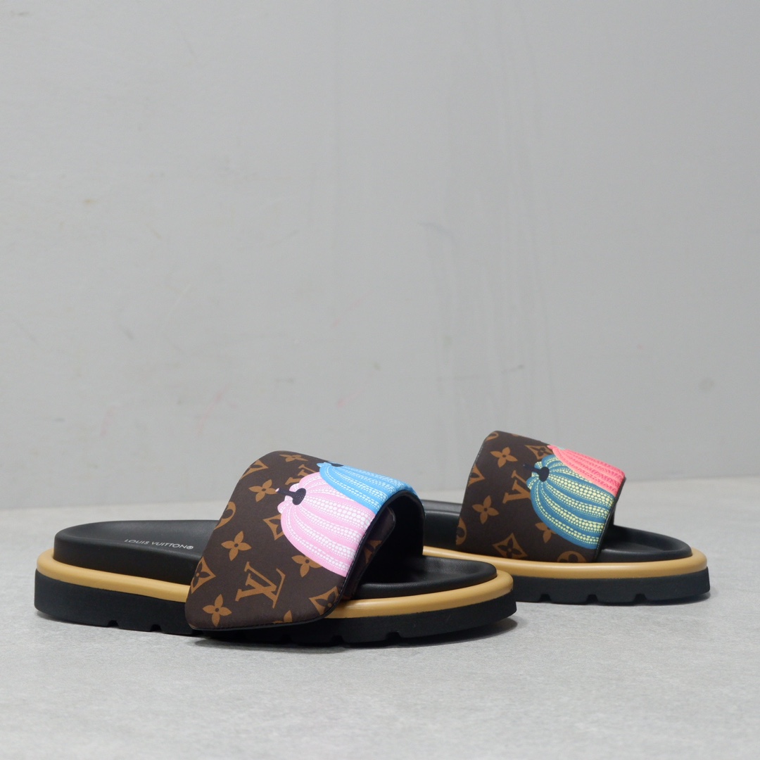 LOUIS VUITTON SLIPPERS