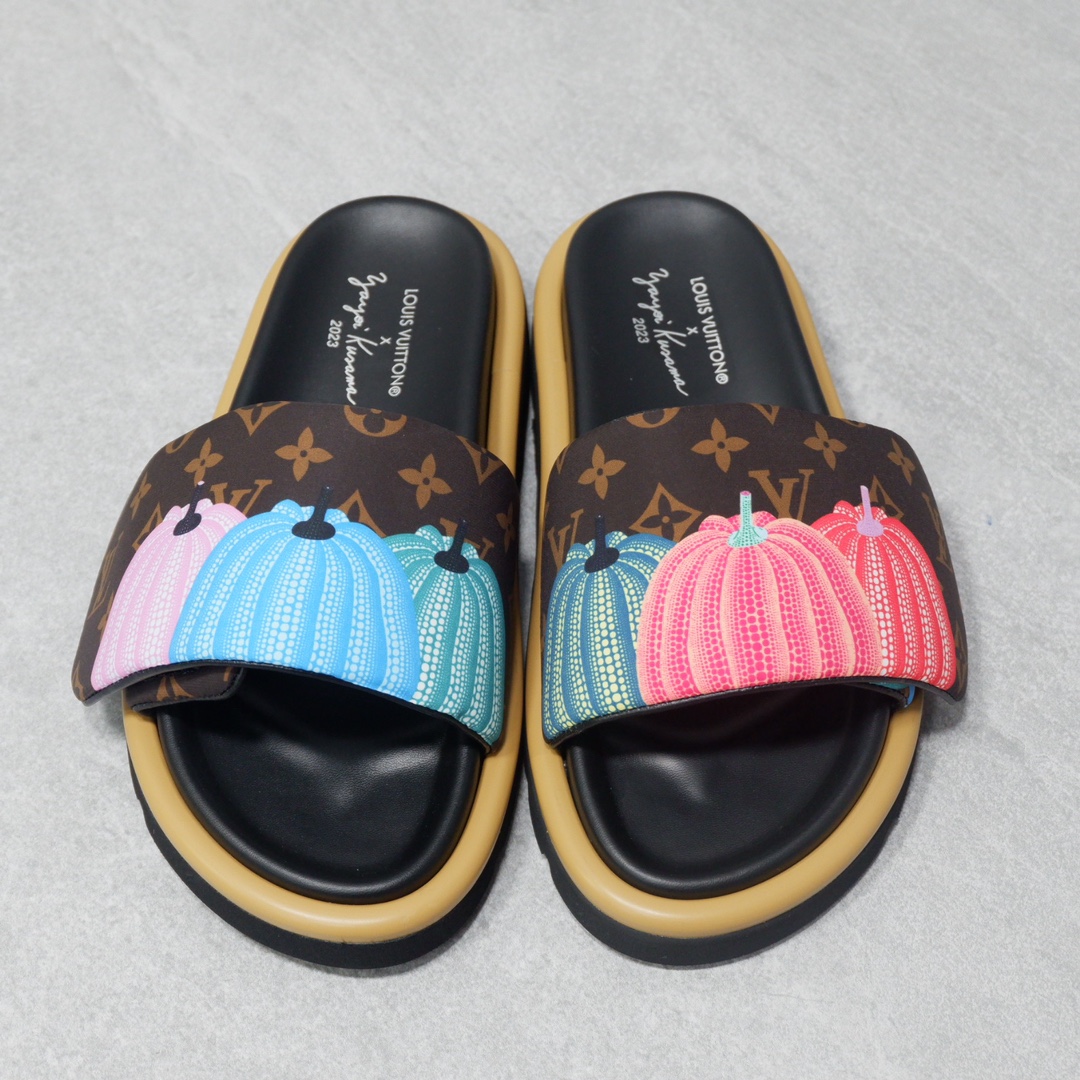 LOUIS VUITTON SLIPPERS