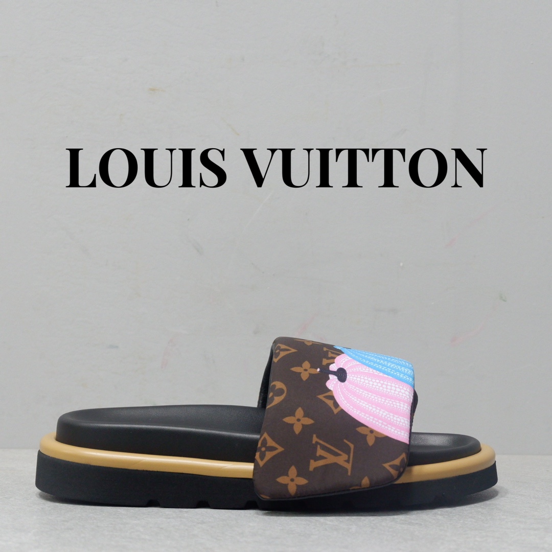 LOUIS VUITTON SLIPPERS