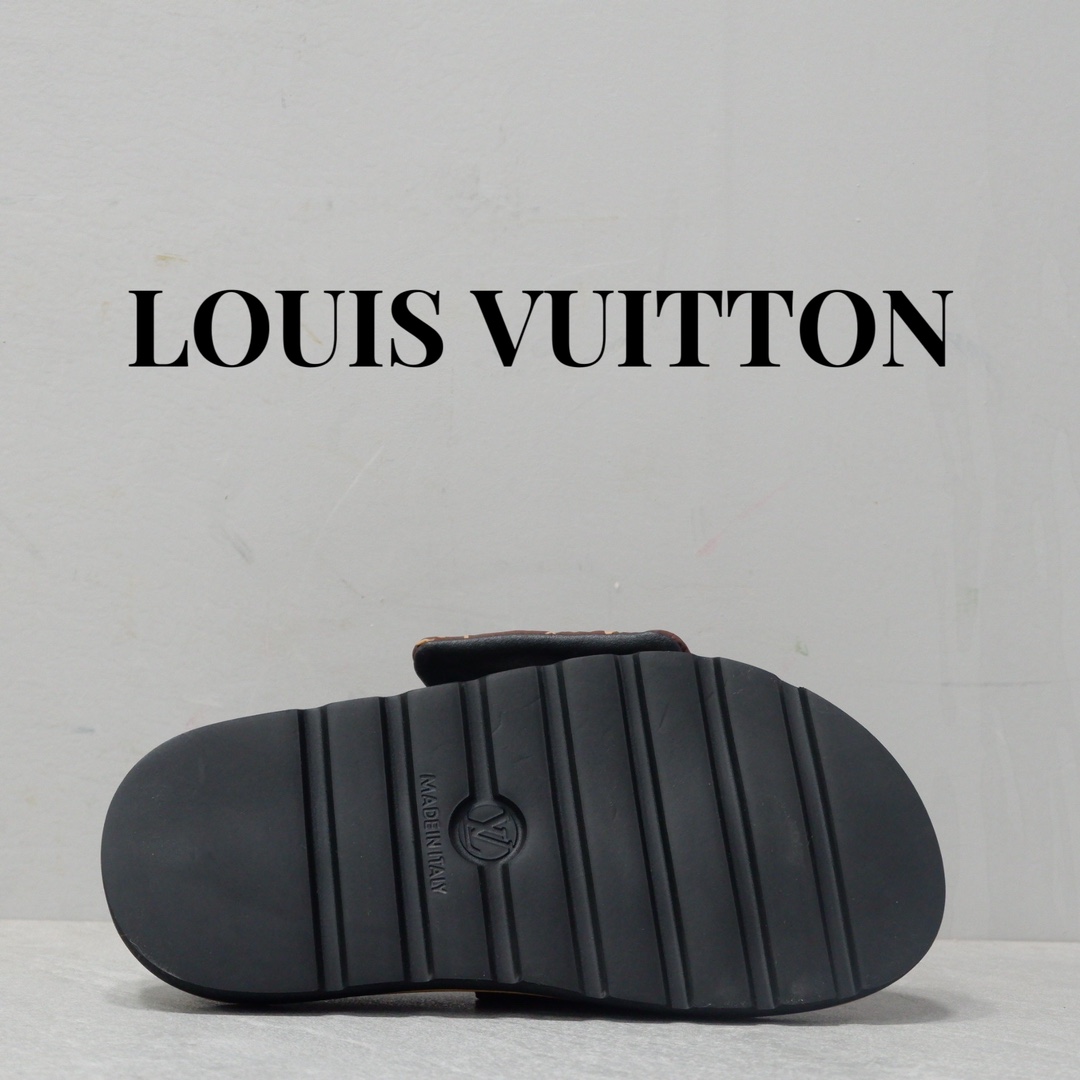 LOUIS VUITTON SLIPPERS