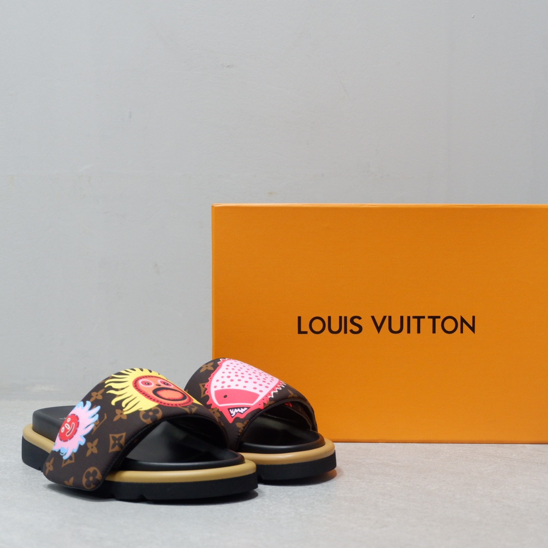 LOUIS VUITTON SLIPPERS