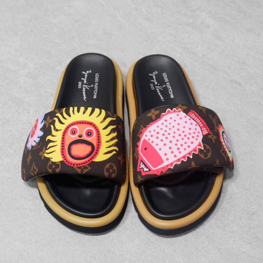 LOUIS VUITTON SLIPPERS