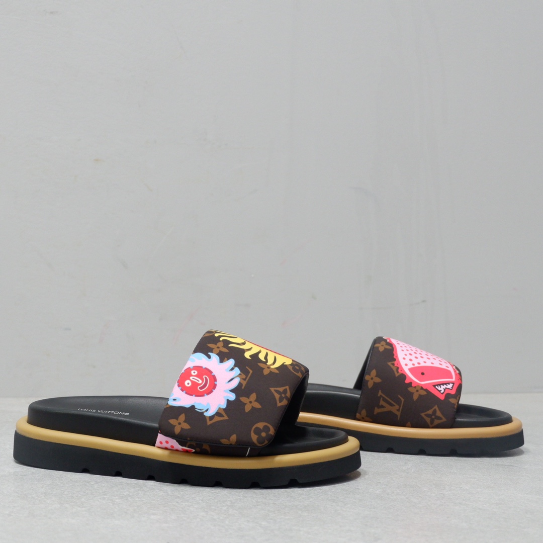LOUIS VUITTON SLIPPERS