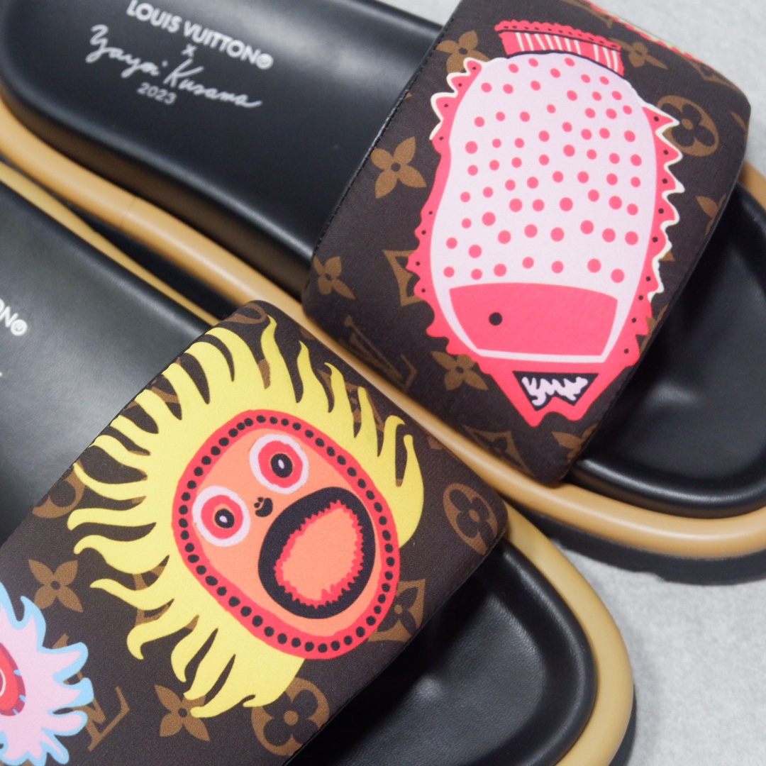 LOUIS VUITTON SLIPPERS